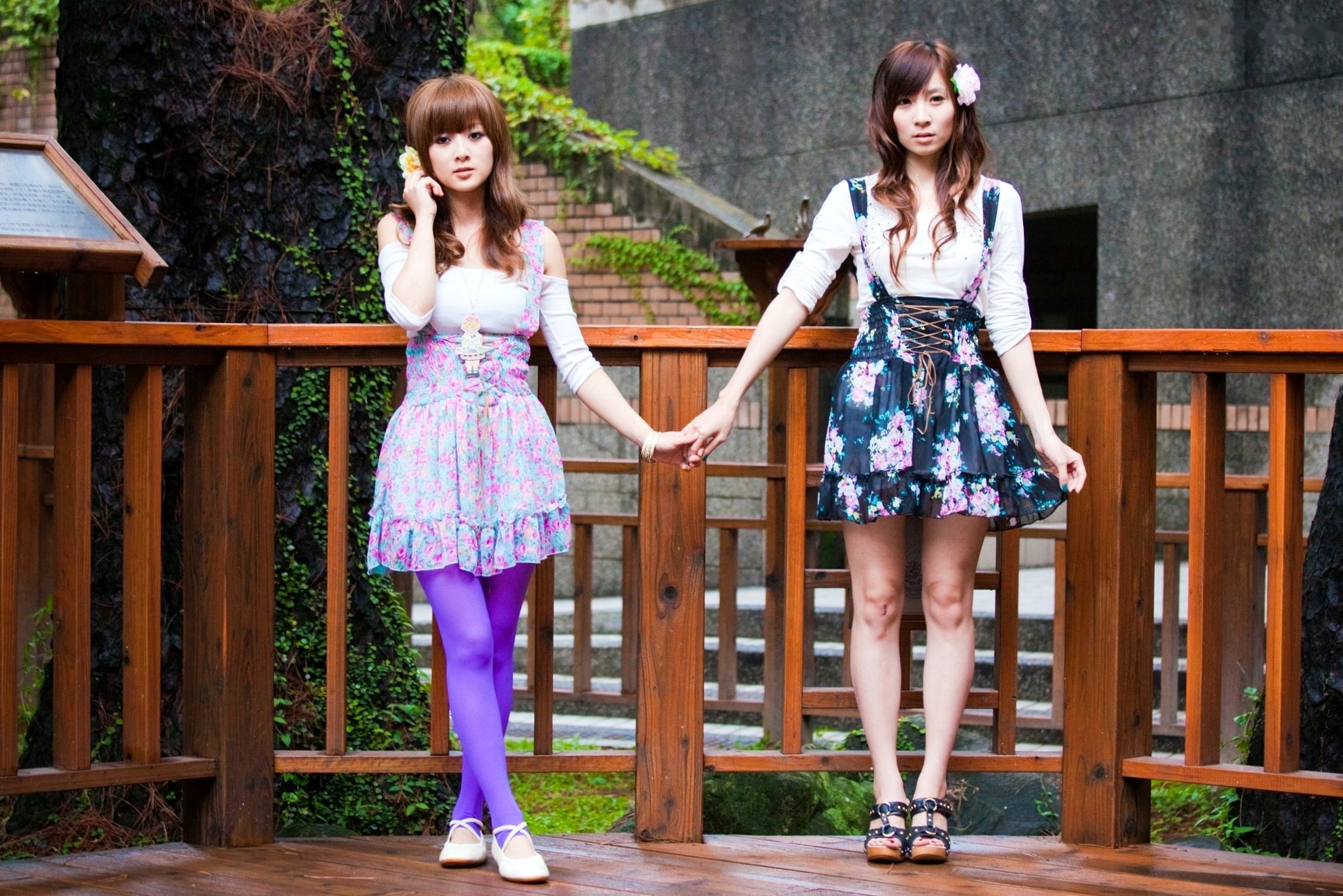 Gallery - 台湾正妹果子Mikako+Minako：台大校园户外写真，清新甜美森系少女园林风情台湾清新治愈系户外 女神私房照_秀色女神 - image 51