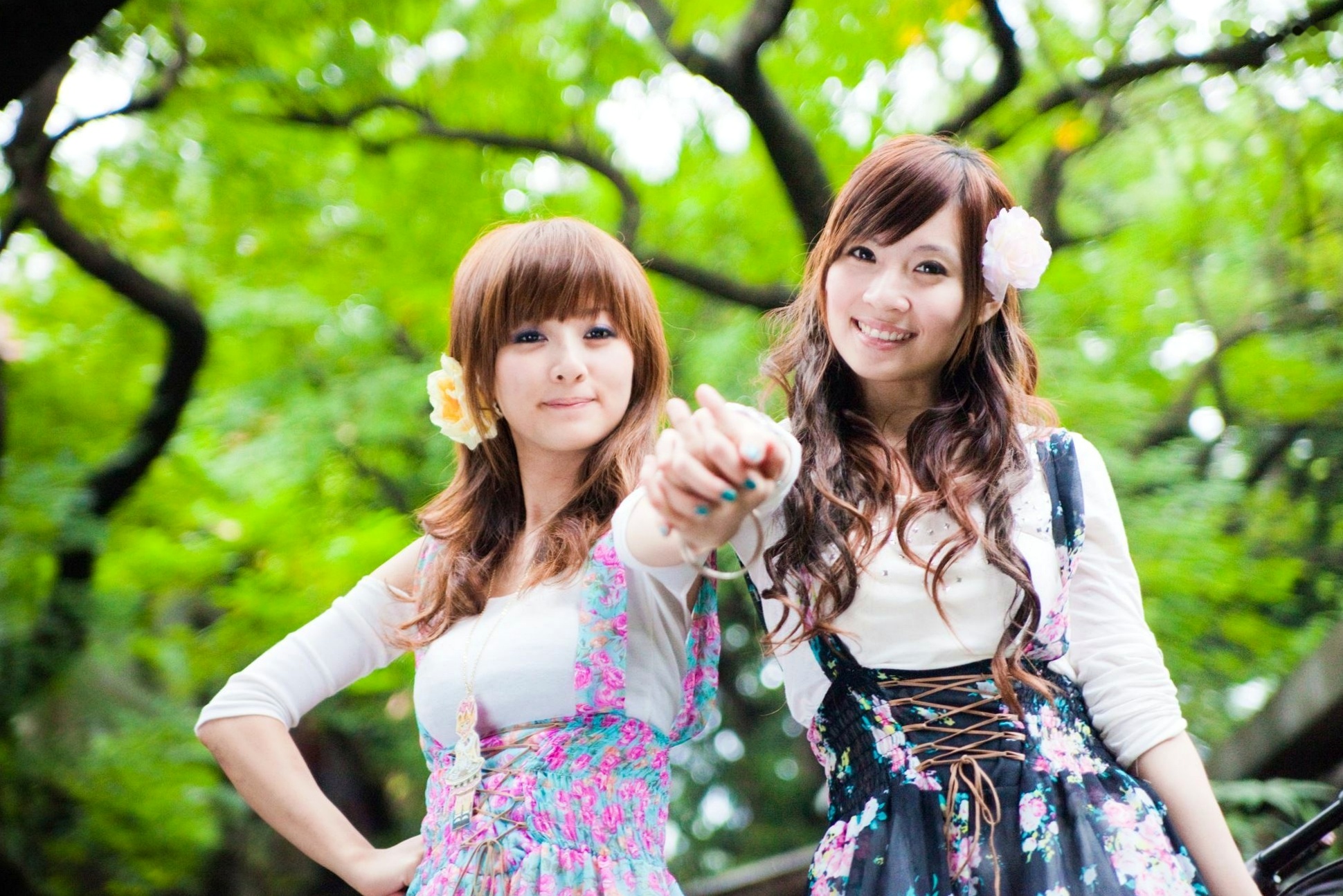 Gallery - 台湾正妹果子Mikako+Minako：台大校园户外写真，清新甜美森系少女园林风情台湾清新治愈系户外 女神私房照_秀色女神 - image 66