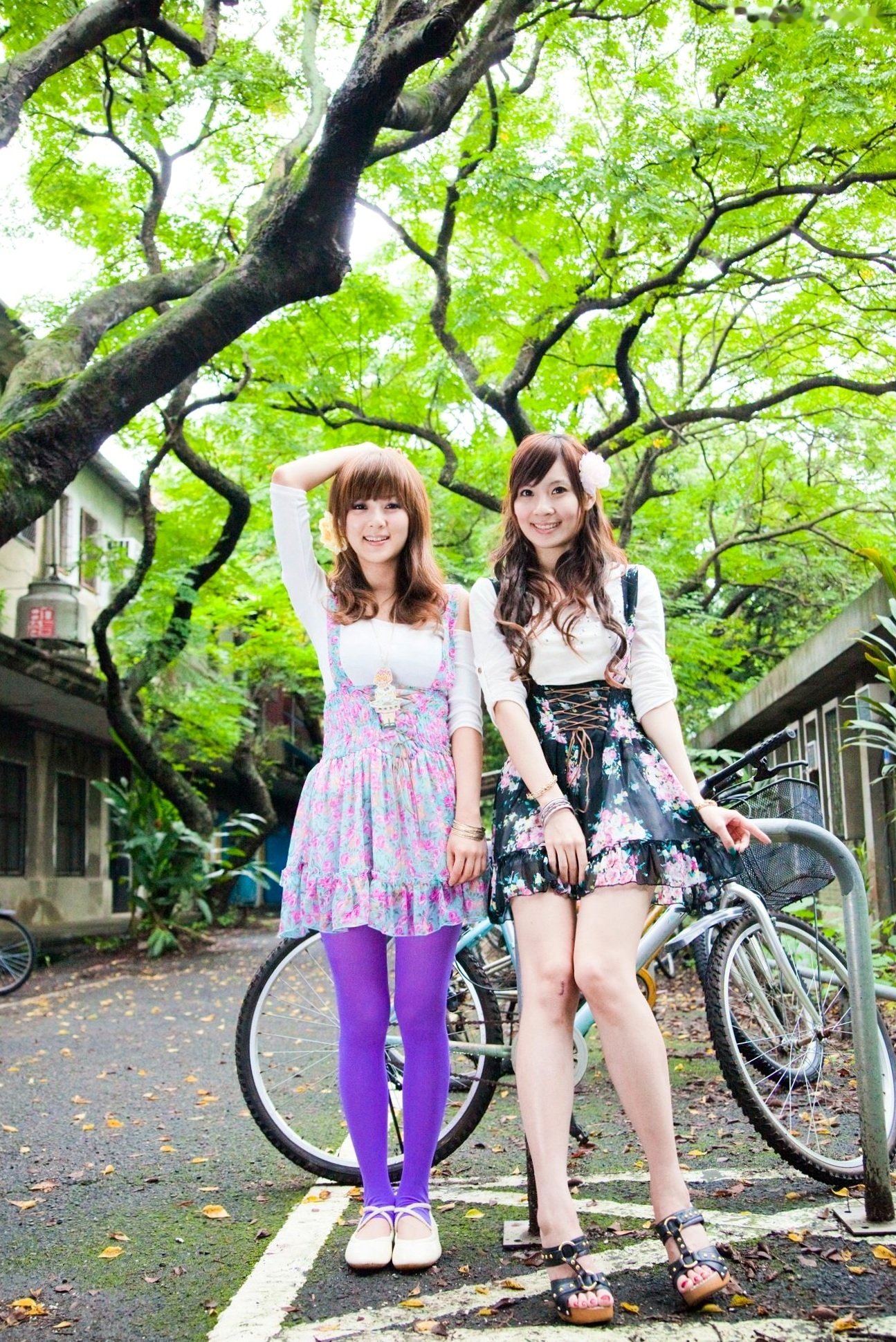 Gallery - 台湾正妹果子Mikako+Minako：台大校园户外写真，清新甜美森系少女园林风情台湾清新治愈系户外 女神私房照_秀色女神 - image 68