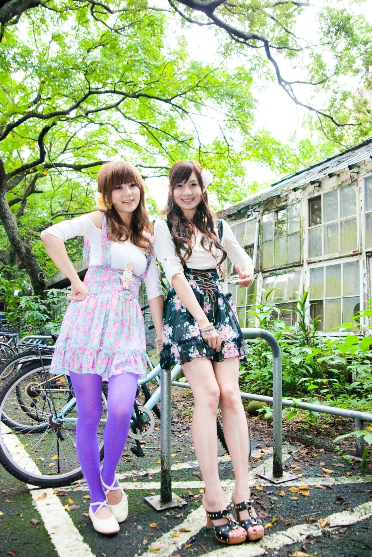 Gallery - 台湾正妹果子Mikako+Minako：台大校园户外写真，清新甜美森系少女园林风情台湾清新治愈系户外 女神私房照_秀色女神 - image 69
