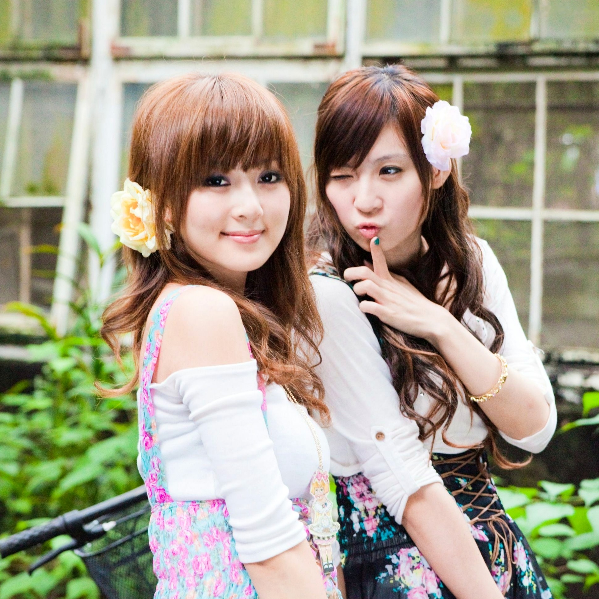 Gallery - 台湾正妹果子Mikako+Minako：台大校园户外写真，清新甜美森系少女园林风情台湾清新治愈系户外 女神私房照_秀色女神 - image 70