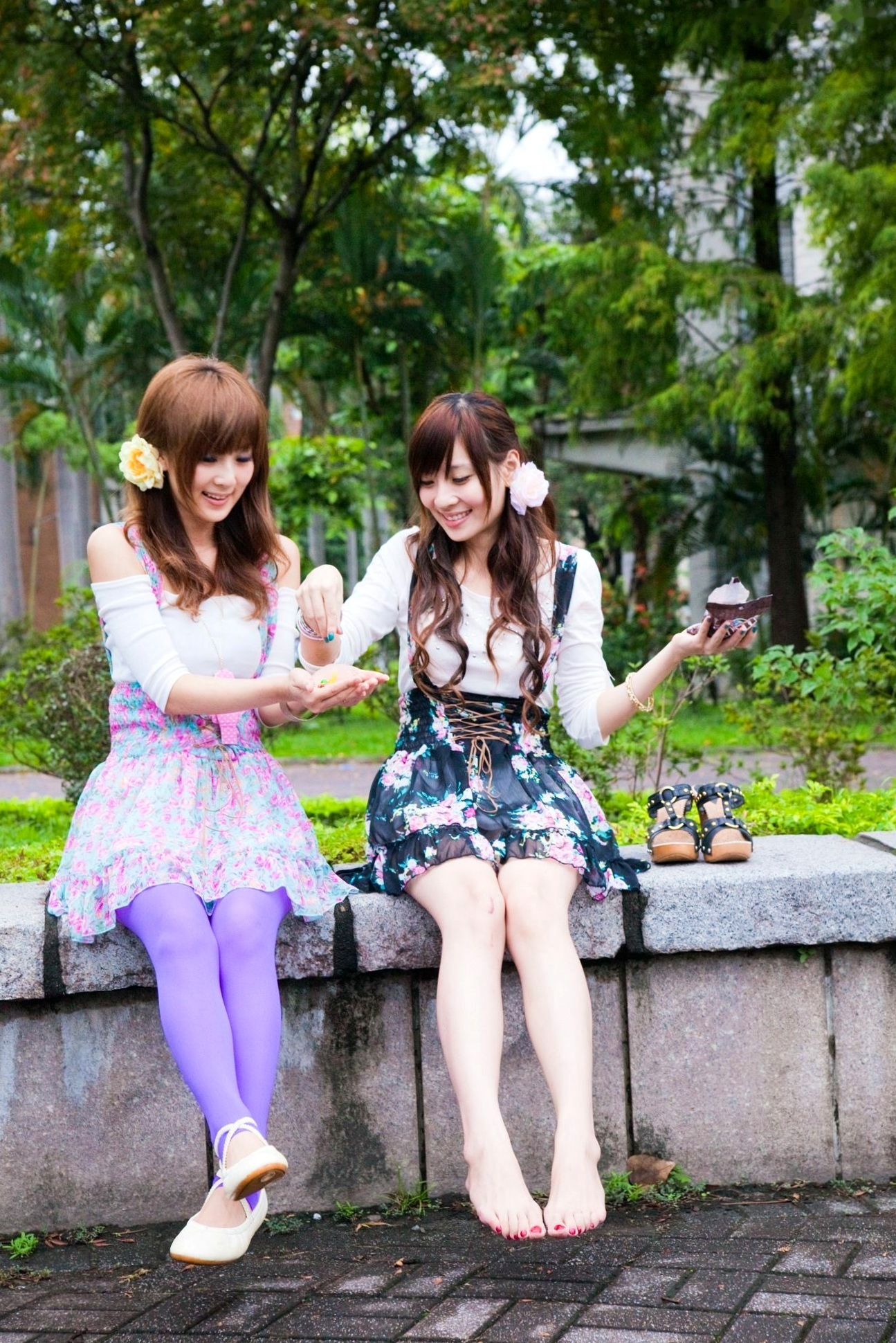 Gallery - 台湾正妹果子Mikako+Minako：台大校园户外写真，清新甜美森系少女园林风情台湾清新治愈系户外 女神私房照_秀色女神 - image 89