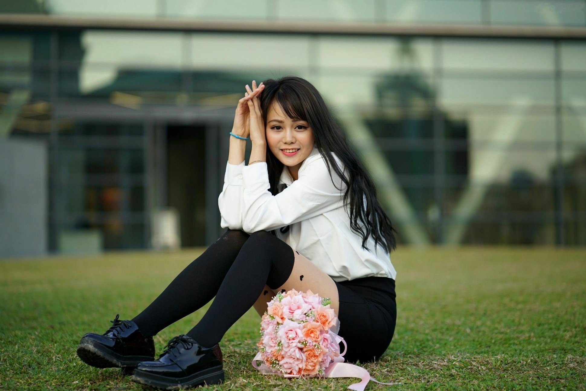 Gallery - 台湾正妹Candy孙卉彤亚洲大学外拍写真集：白衬衫包臀裙演绎禁欲系OL职场风，优雅美腿魅力十足台湾校服丝袜气质性感 女神私房照_秀色女神 - image 49