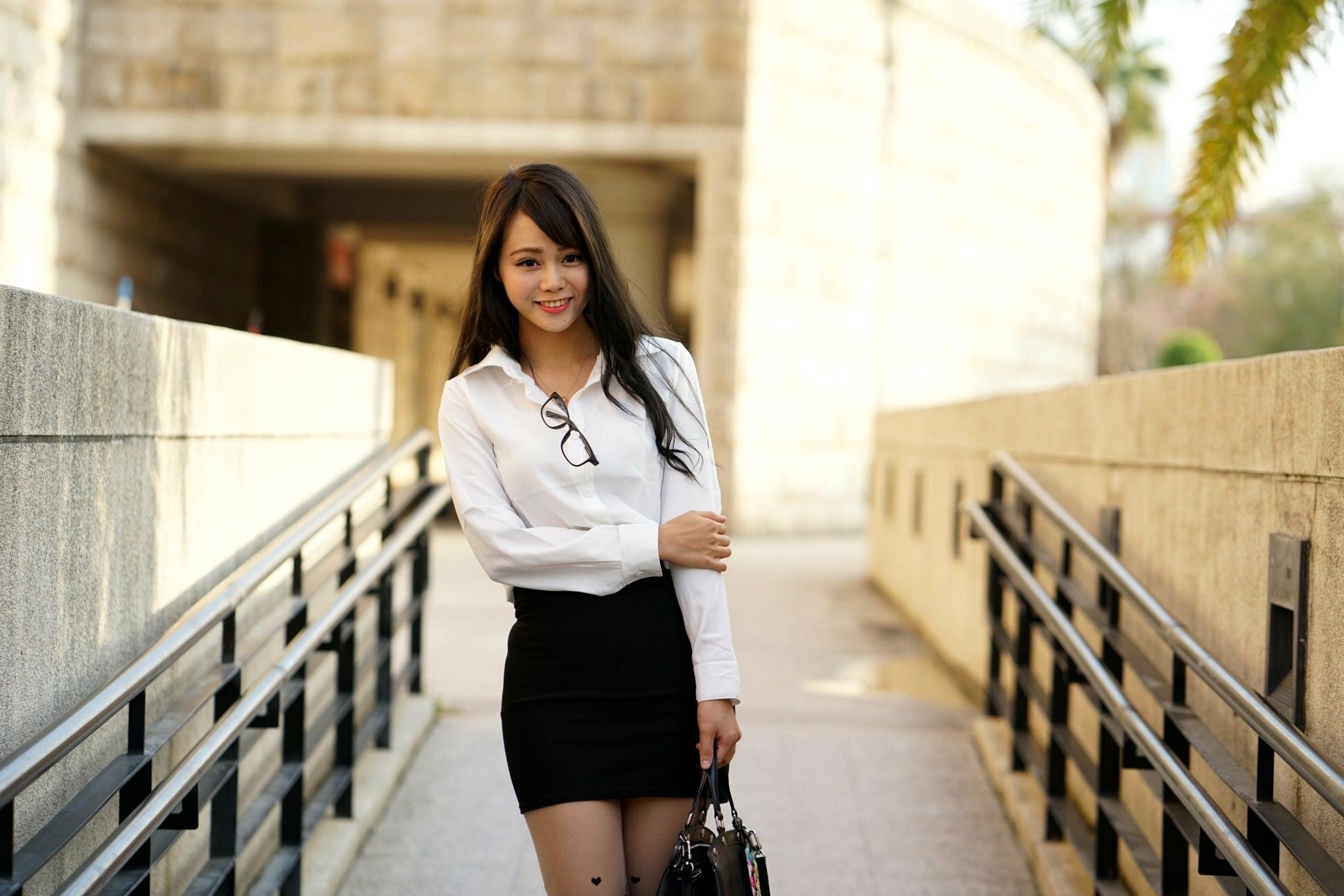 Gallery - 台湾正妹Candy孙卉彤亚洲大学外拍写真集：白衬衫包臀裙演绎禁欲系OL职场风，优雅美腿魅力十足台湾校服丝袜气质性感 女神私房照_秀色女神 - image 62