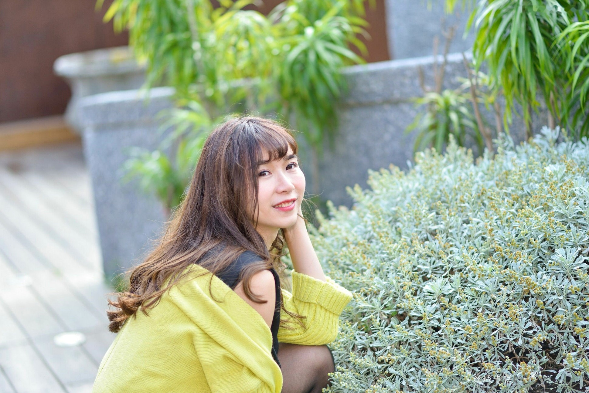 Gallery - 台湾正妹题题国美馆户外街拍，身穿黑色短裙丝袜尽展都市时尚魅力台湾街拍黑丝丝袜清新 女神私房照_秀色女神 - image 133