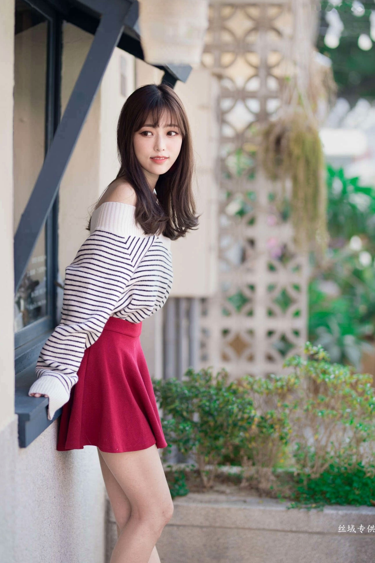 Gallery - 台湾正妹亿亿：审计新村清新外拍写真，条纹露肩装尽显甜美文艺范儿台湾清新气质清纯户外 女神私房照_秀色女神 - image 3