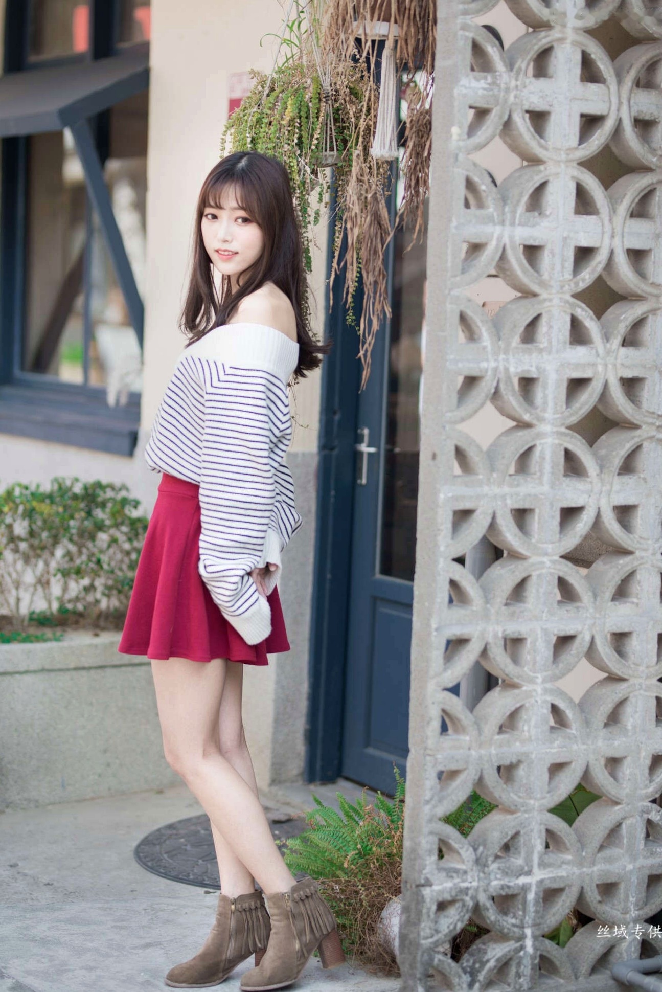 Gallery - 台湾正妹亿亿：审计新村清新外拍写真，条纹露肩装尽显甜美文艺范儿台湾清新气质清纯户外 女神私房照_秀色女神 - image 7