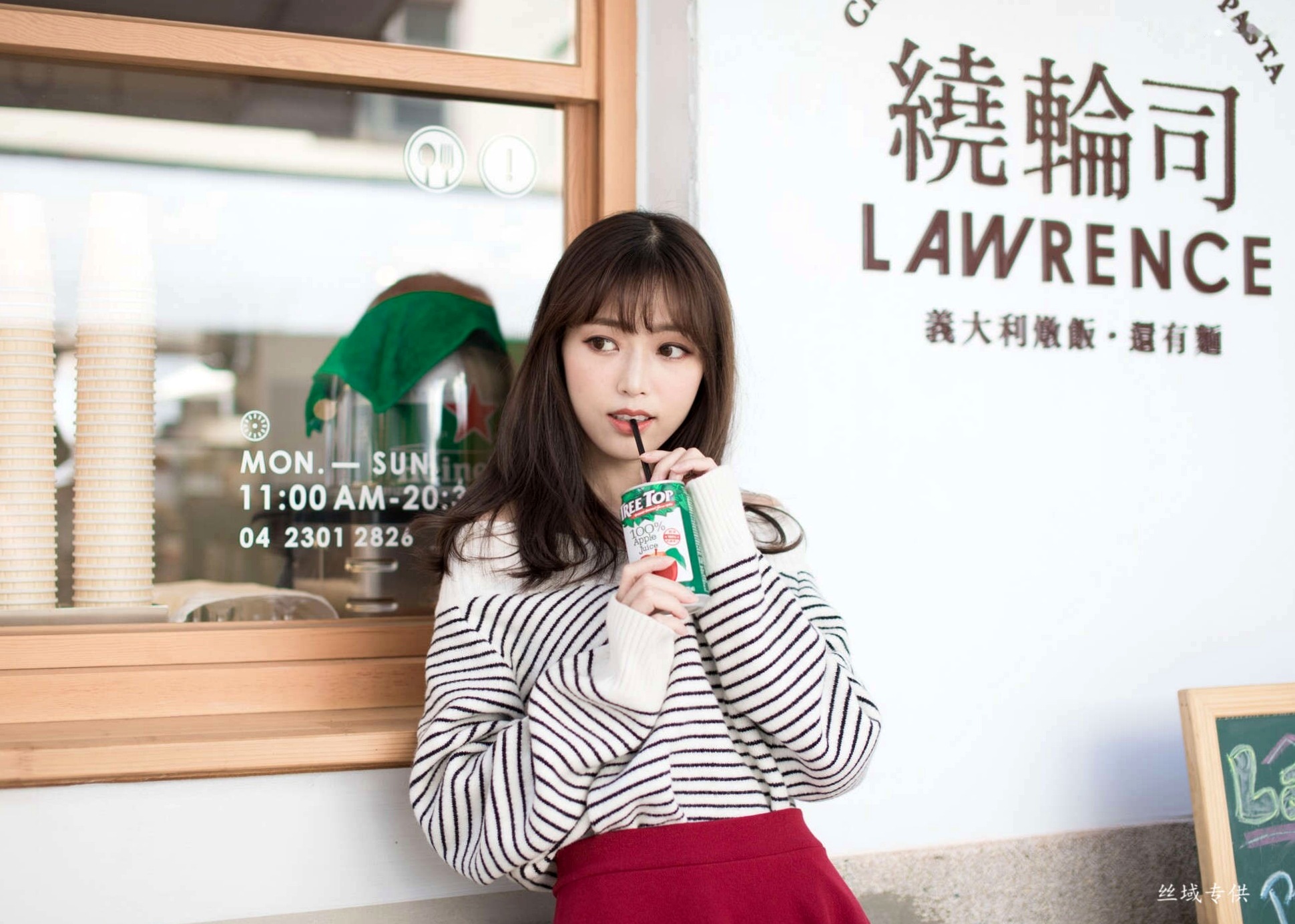 Gallery - 台湾正妹亿亿：审计新村清新外拍写真，条纹露肩装尽显甜美文艺范儿台湾清新气质清纯户外 女神私房照_秀色女神 - image 12