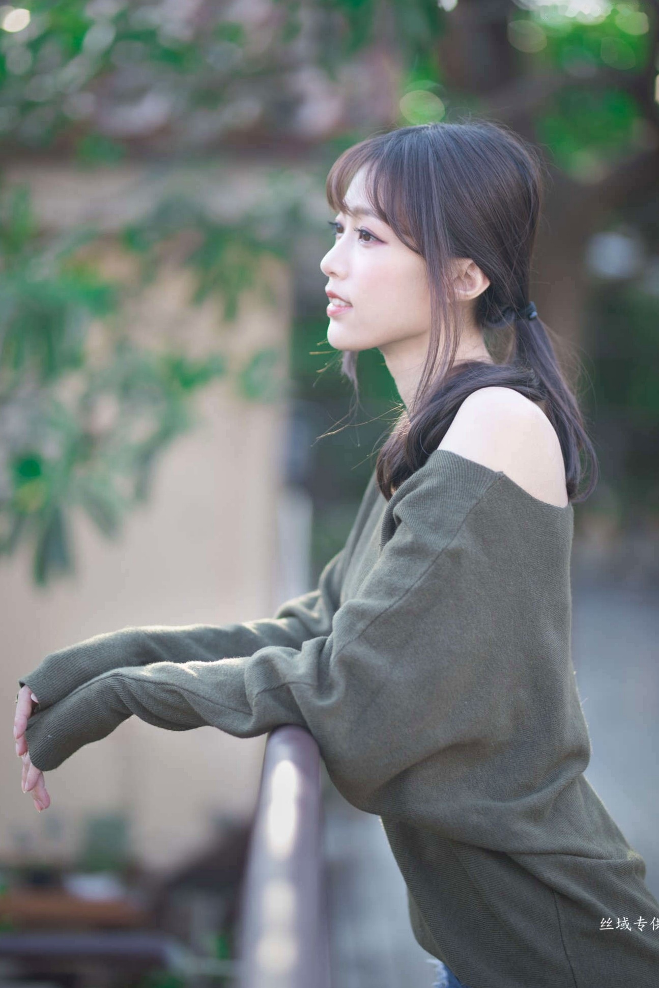 Gallery - 台湾正妹亿亿：审计新村清新外拍写真，条纹露肩装尽显甜美文艺范儿台湾清新气质清纯户外 女神私房照_秀色女神 - image 76