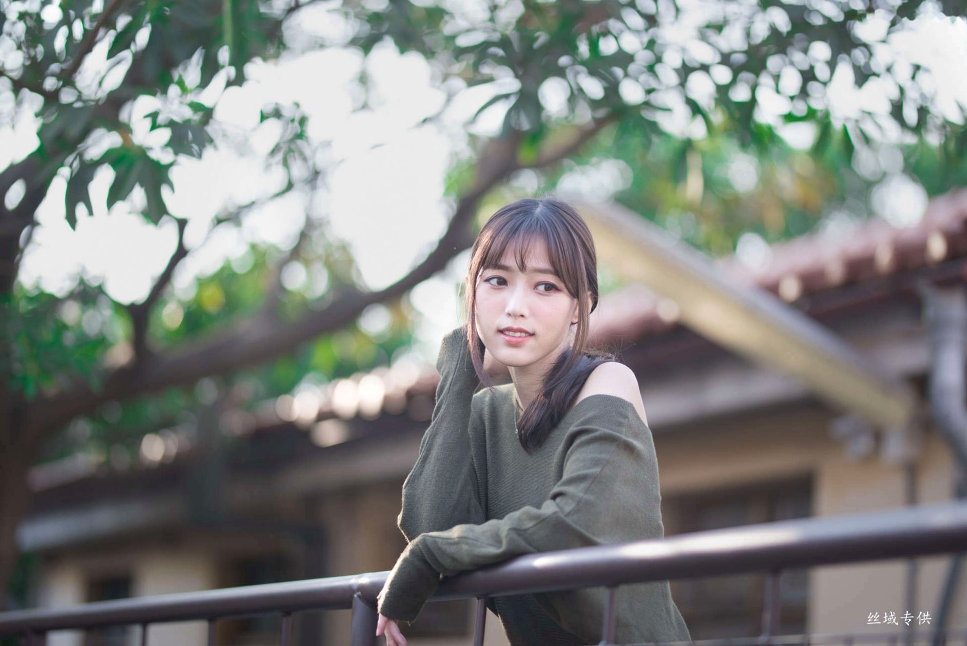 Gallery - 台湾正妹亿亿：审计新村清新外拍写真，条纹露肩装尽显甜美文艺范儿台湾清新气质清纯户外 女神私房照_秀色女神 - image 77