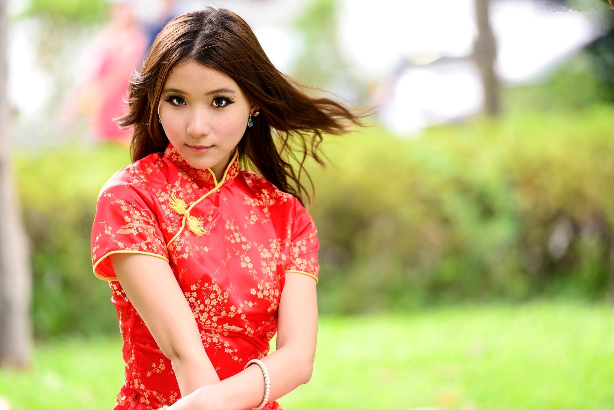 Gallery - 台湾模特 - model阿布户外唯美旗袍写真：红黑经典演绎东方优雅韵味台湾旗袍气质清新户外 女神私房照_秀色女神 - image 5