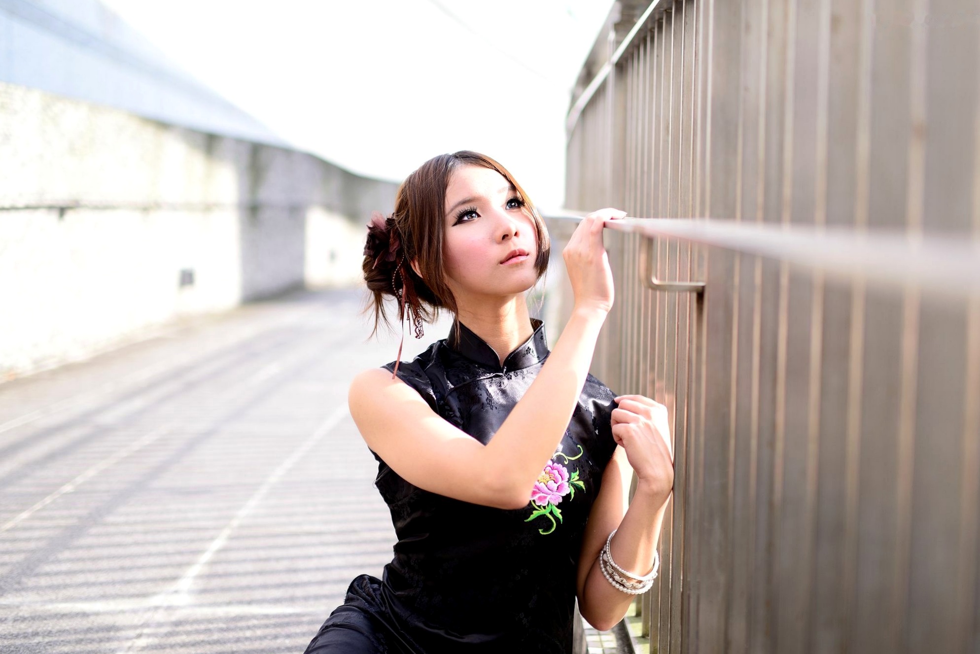 Gallery - 台湾模特 - model阿布户外唯美旗袍写真：红黑经典演绎东方优雅韵味台湾旗袍气质清新户外 女神私房照_秀色女神 - image 26