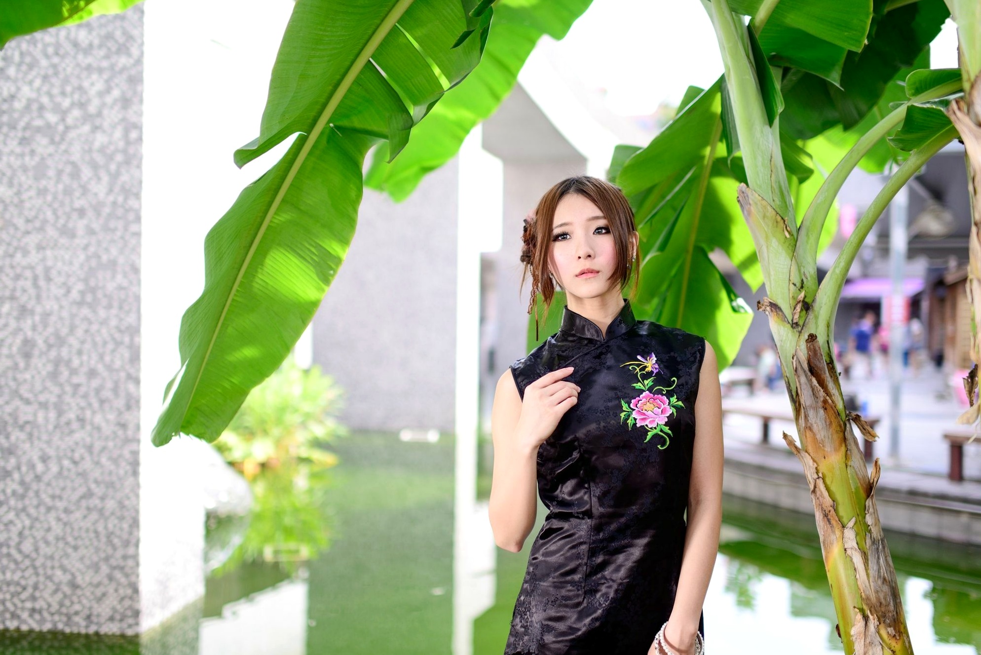Gallery - 台湾模特 - model阿布户外唯美旗袍写真：红黑经典演绎东方优雅韵味台湾旗袍气质清新户外 女神私房照_秀色女神 - image 37