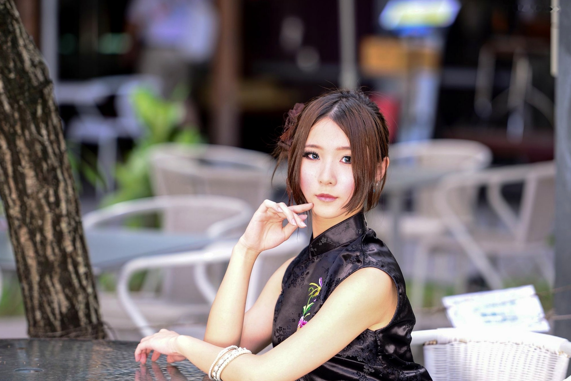 Gallery - 台湾模特 - model阿布户外唯美旗袍写真：红黑经典演绎东方优雅韵味台湾旗袍气质清新户外 女神私房照_秀色女神 - image 45