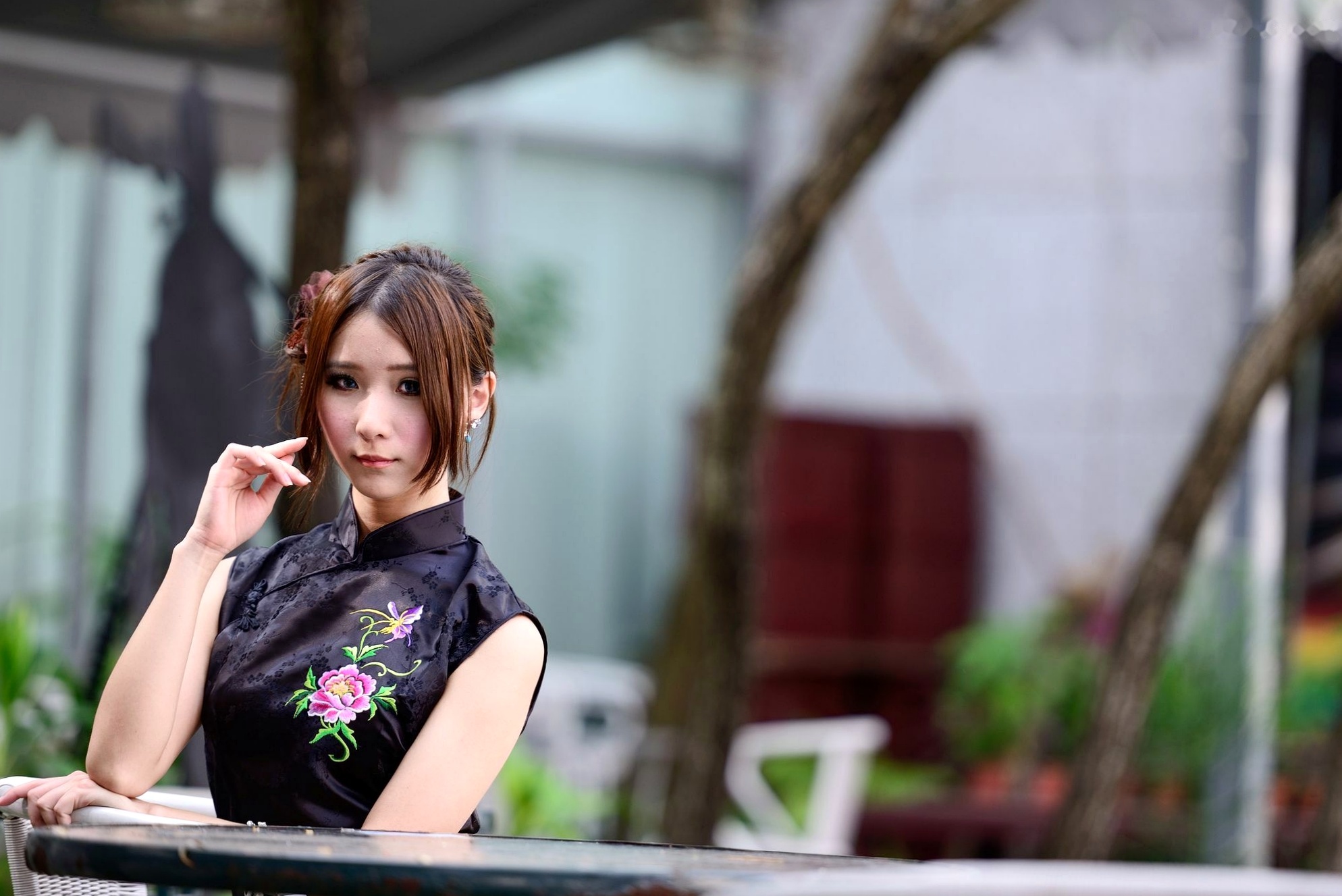 Gallery - 台湾模特 - model阿布户外唯美旗袍写真：红黑经典演绎东方优雅韵味台湾旗袍气质清新户外 女神私房照_秀色女神 - image 46