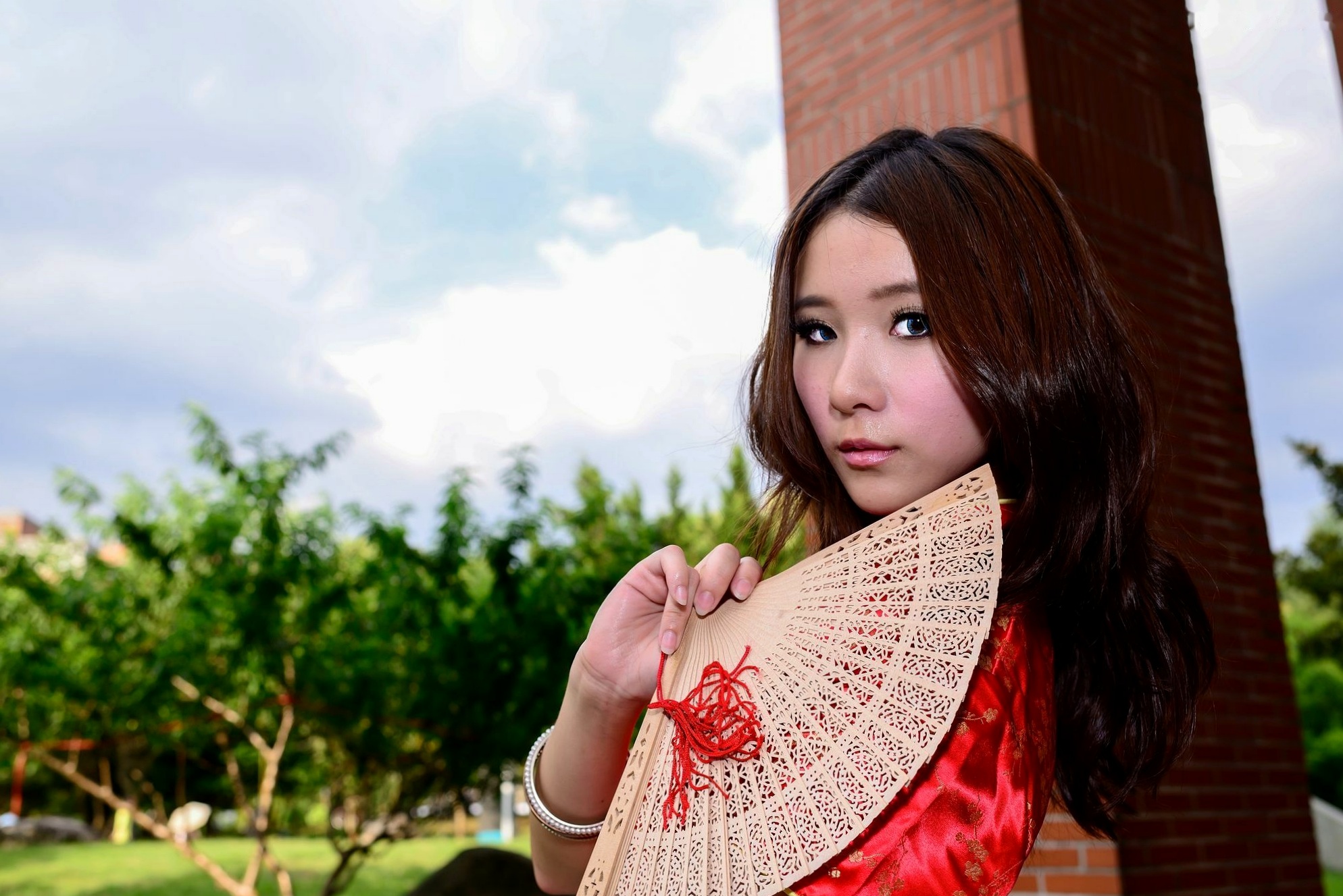 Gallery - 台湾模特 - model阿布户外唯美旗袍写真：红黑经典演绎东方优雅韵味台湾旗袍气质清新户外 女神私房照_秀色女神 - image 66