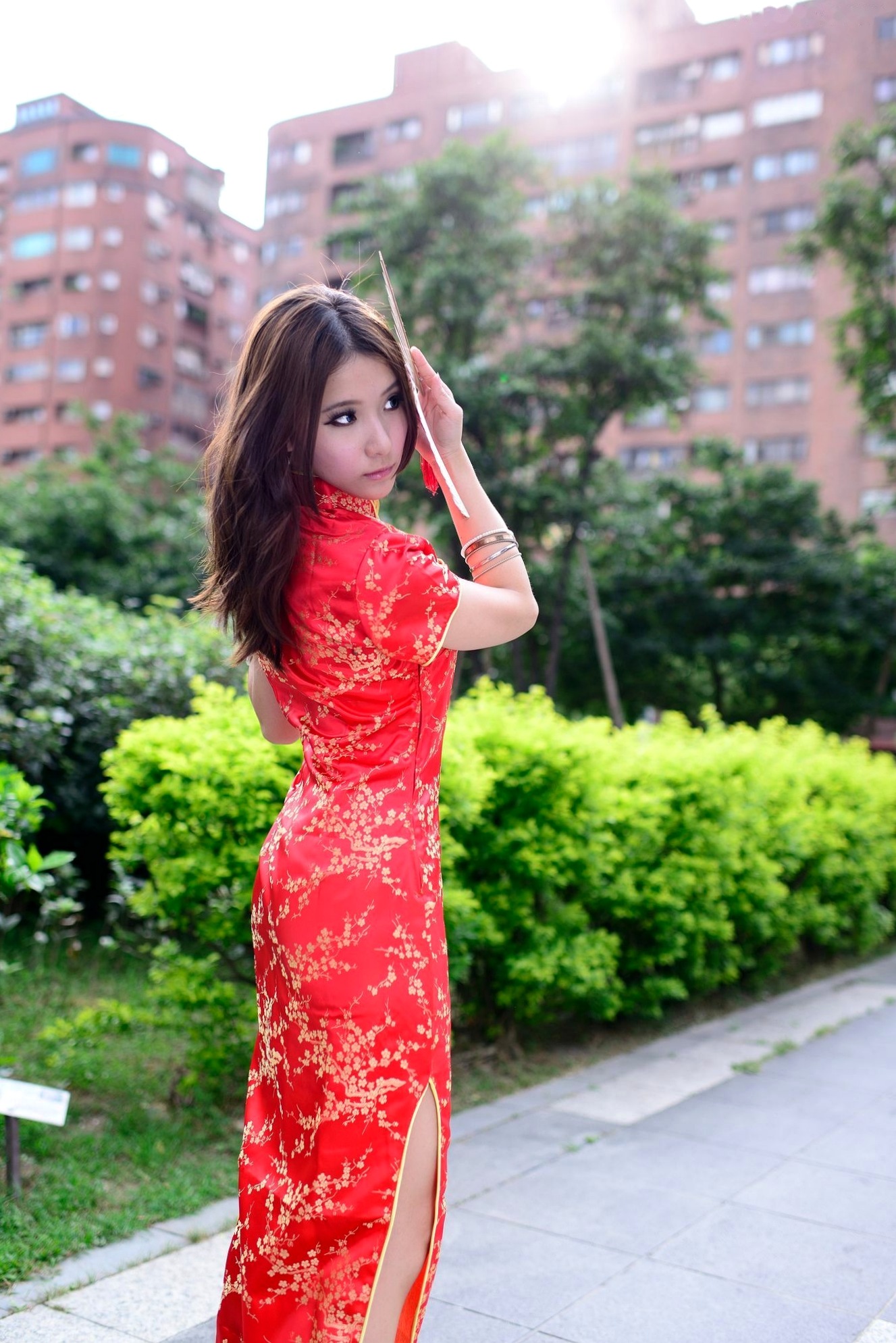 Gallery - 台湾模特 - model阿布户外唯美旗袍写真：红黑经典演绎东方优雅韵味台湾旗袍气质清新户外 女神私房照_秀色女神 - image 68