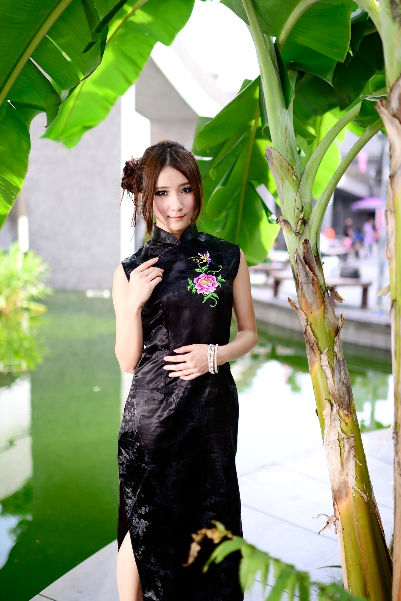 Gallery - 台湾模特 - model阿布户外唯美旗袍写真：红黑经典演绎东方优雅韵味台湾旗袍气质清新户外 女神私房照_秀色女神 - image 80