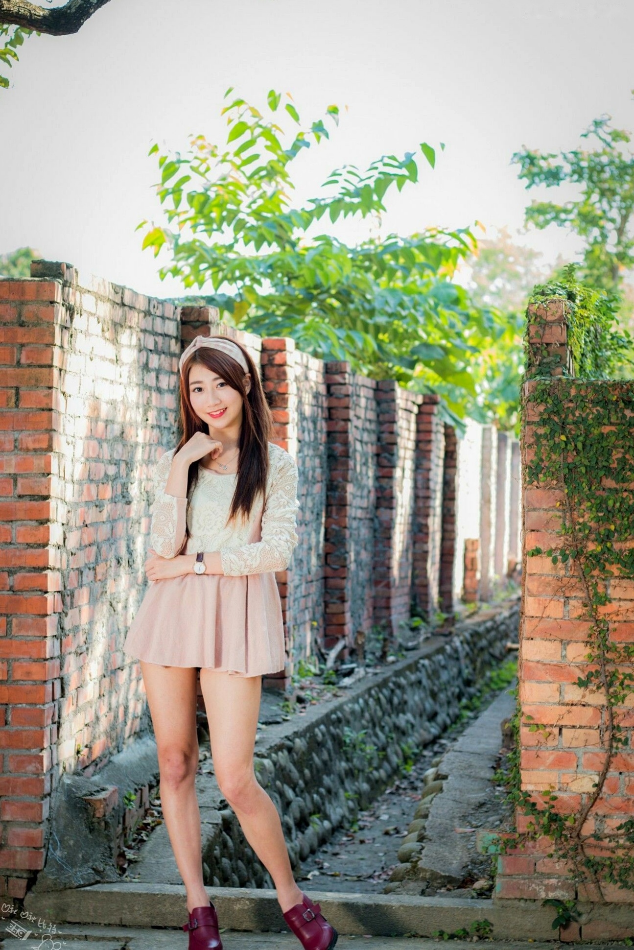 Gallery - 台湾正妹啾比特(张嘉庭)光复新村甜美外拍写真，文艺短裙穿搭呈现修长美腿，清新活力少女感十足台湾清新街拍美腿治愈系 女神私房照_秀色女神 - image 5