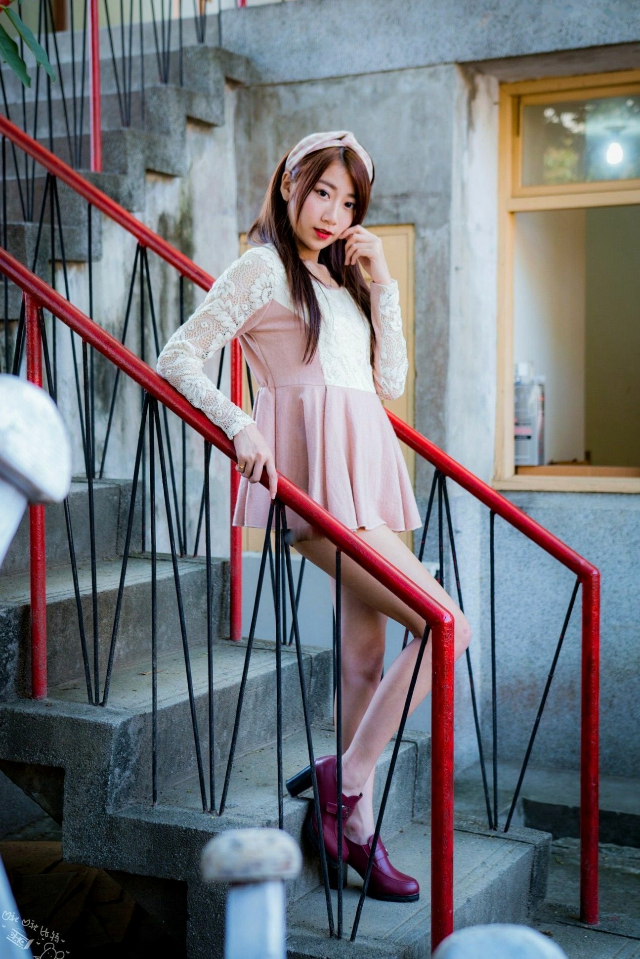 Gallery - 台湾正妹啾比特(张嘉庭)光复新村甜美外拍写真，文艺短裙穿搭呈现修长美腿，清新活力少女感十足台湾清新街拍美腿治愈系 女神私房照_秀色女神 - image 7