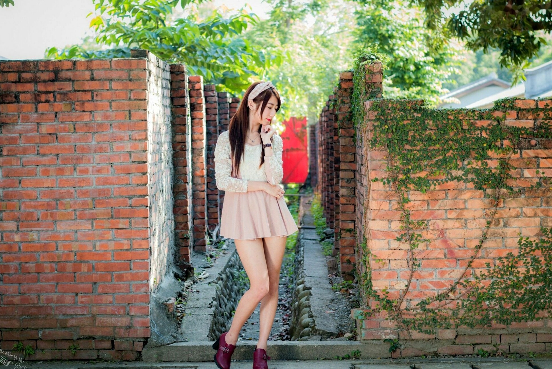 Gallery - 台湾正妹啾比特(张嘉庭)光复新村甜美外拍写真，文艺短裙穿搭呈现修长美腿，清新活力少女感十足台湾清新街拍美腿治愈系 女神私房照_秀色女神 - image 37