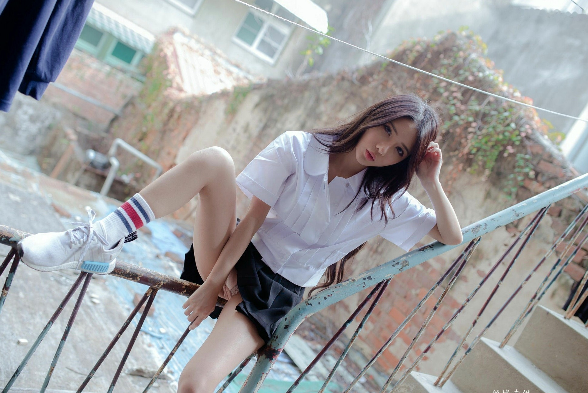 Gallery - 台湾正妹沈绮绮校服诱惑外拍写真集，清新制服穿搭邂逅性感居家私房美感[178P]台湾制服诱惑私房照大尺度 女神私房照_秀色女神 - image 6