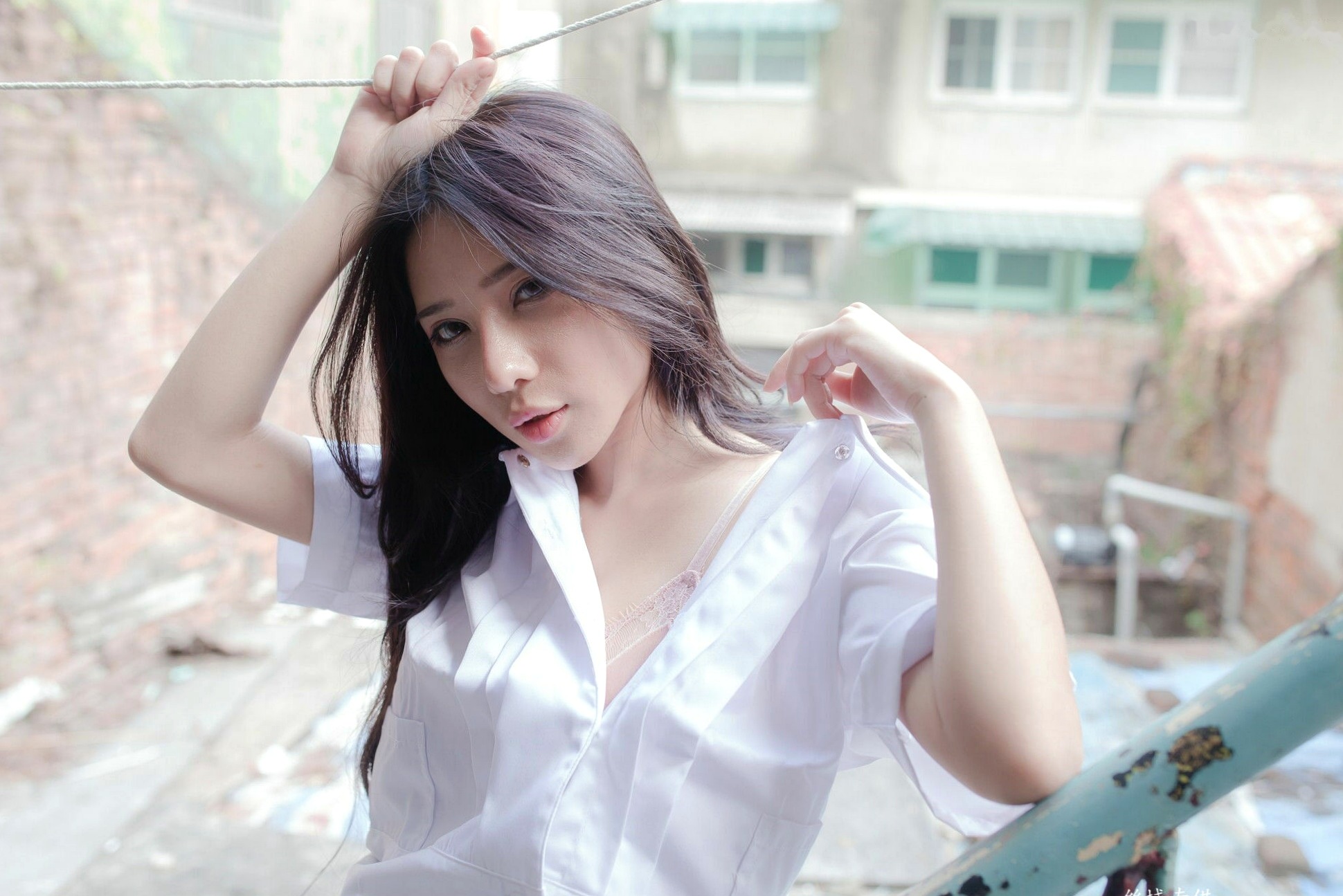 Gallery - 台湾正妹沈绮绮校服诱惑外拍写真集，清新制服穿搭邂逅性感居家私房美感[178P]台湾制服诱惑私房照大尺度 女神私房照_秀色女神 - image 12