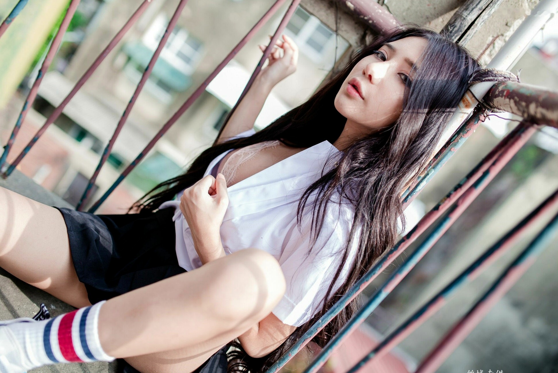 Gallery - 台湾正妹沈绮绮校服诱惑外拍写真集，清新制服穿搭邂逅性感居家私房美感[178P]台湾制服诱惑私房照大尺度 女神私房照_秀色女神 - image 43