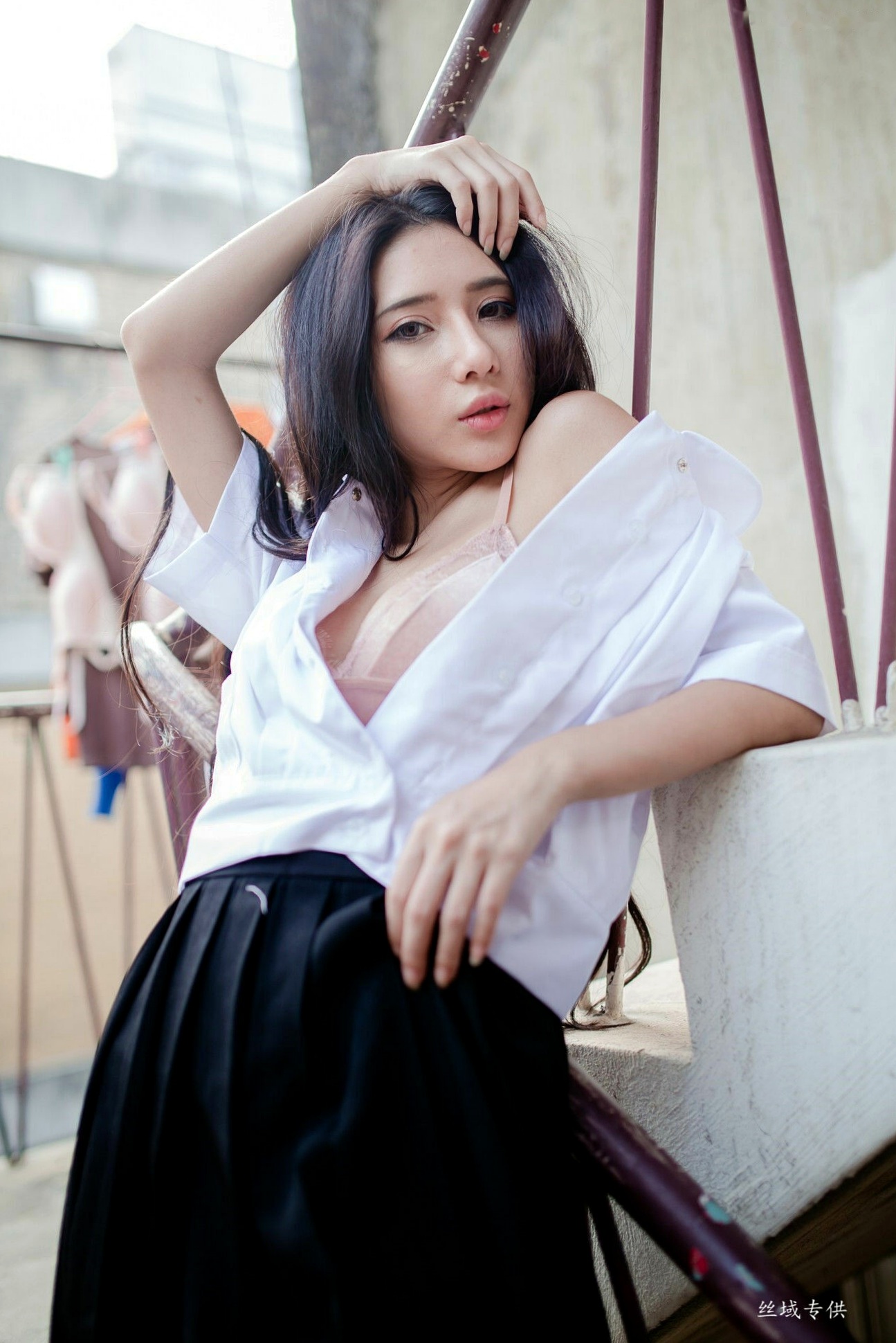 Gallery - 台湾正妹沈绮绮校服诱惑外拍写真集，清新制服穿搭邂逅性感居家私房美感[178P]台湾制服诱惑私房照大尺度 女神私房照_秀色女神 - image 60