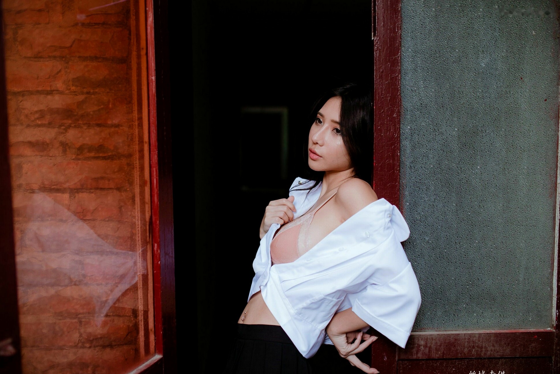 Gallery - 台湾正妹沈绮绮校服诱惑外拍写真集，清新制服穿搭邂逅性感居家私房美感[178P]台湾制服诱惑私房照大尺度 女神私房照_秀色女神 - image 84
