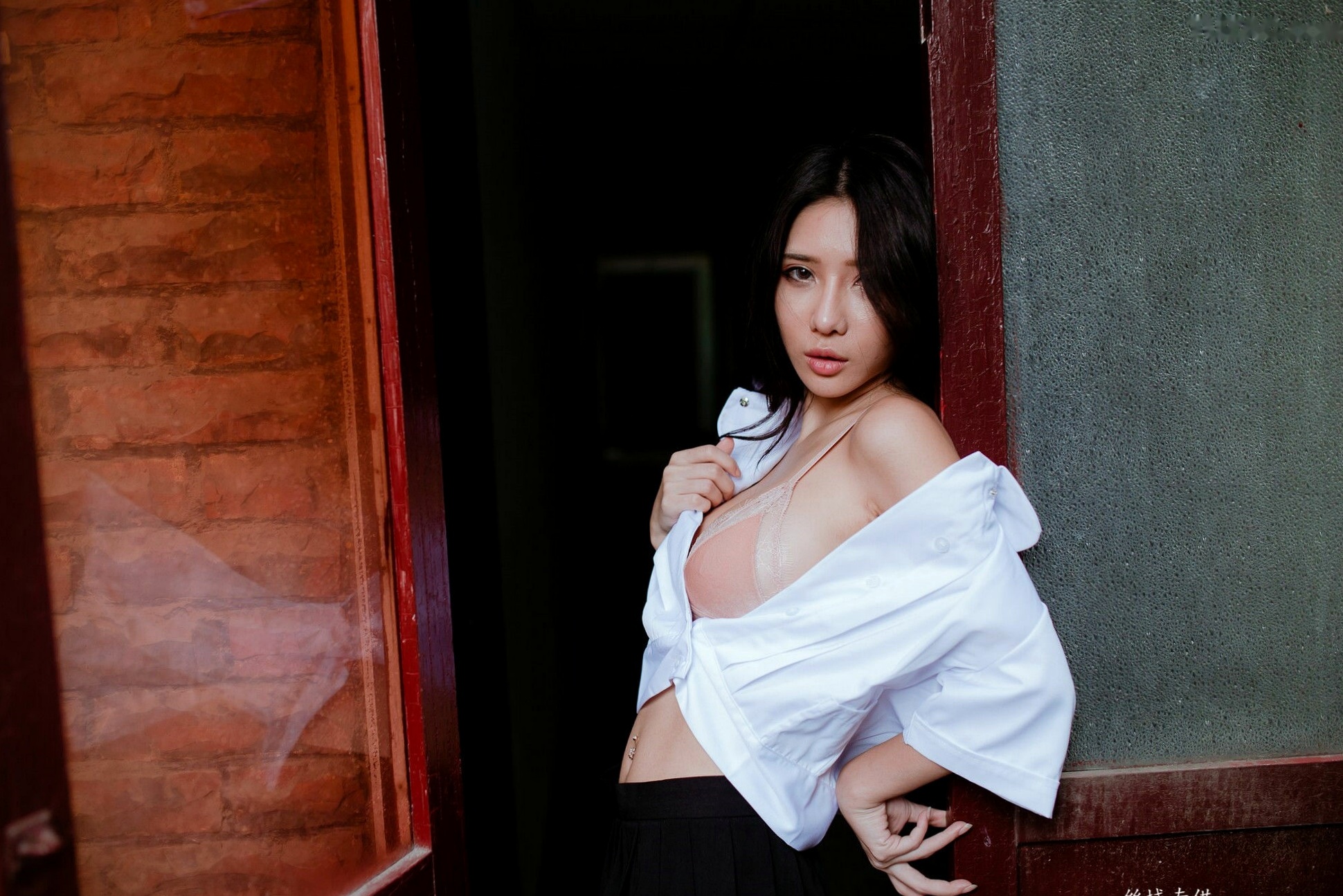 Gallery - 台湾正妹沈绮绮校服诱惑外拍写真集，清新制服穿搭邂逅性感居家私房美感[178P]台湾制服诱惑私房照大尺度 女神私房照_秀色女神 - image 85