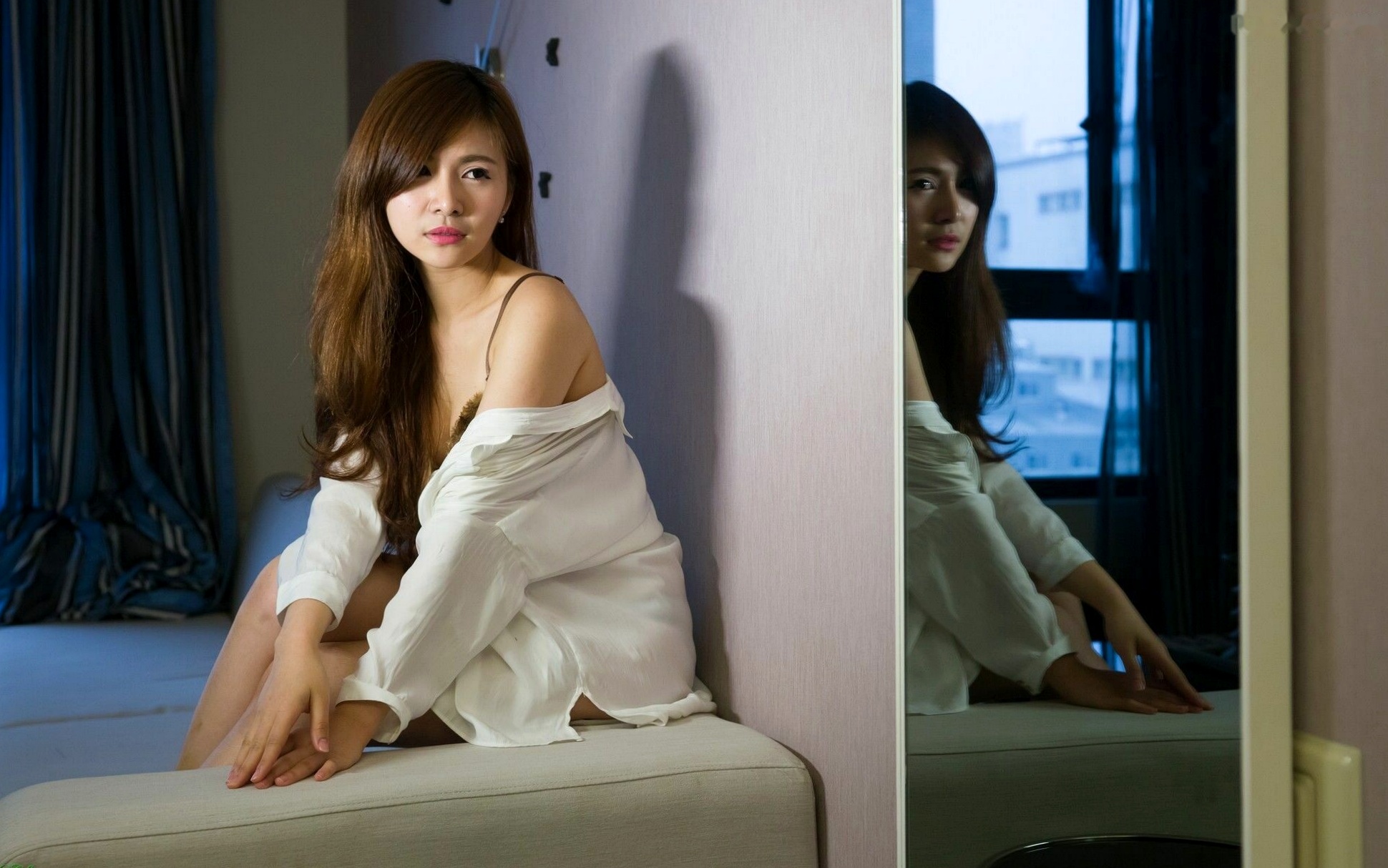 Gallery - 台湾正妹邱艾比Abbie居家职场OL写真：黑丝美腿配蕾丝内衣，诱惑私房尽显极致女神魅力台湾制服黑丝内衣私房照 女神私房照_秀色女神 - image 27