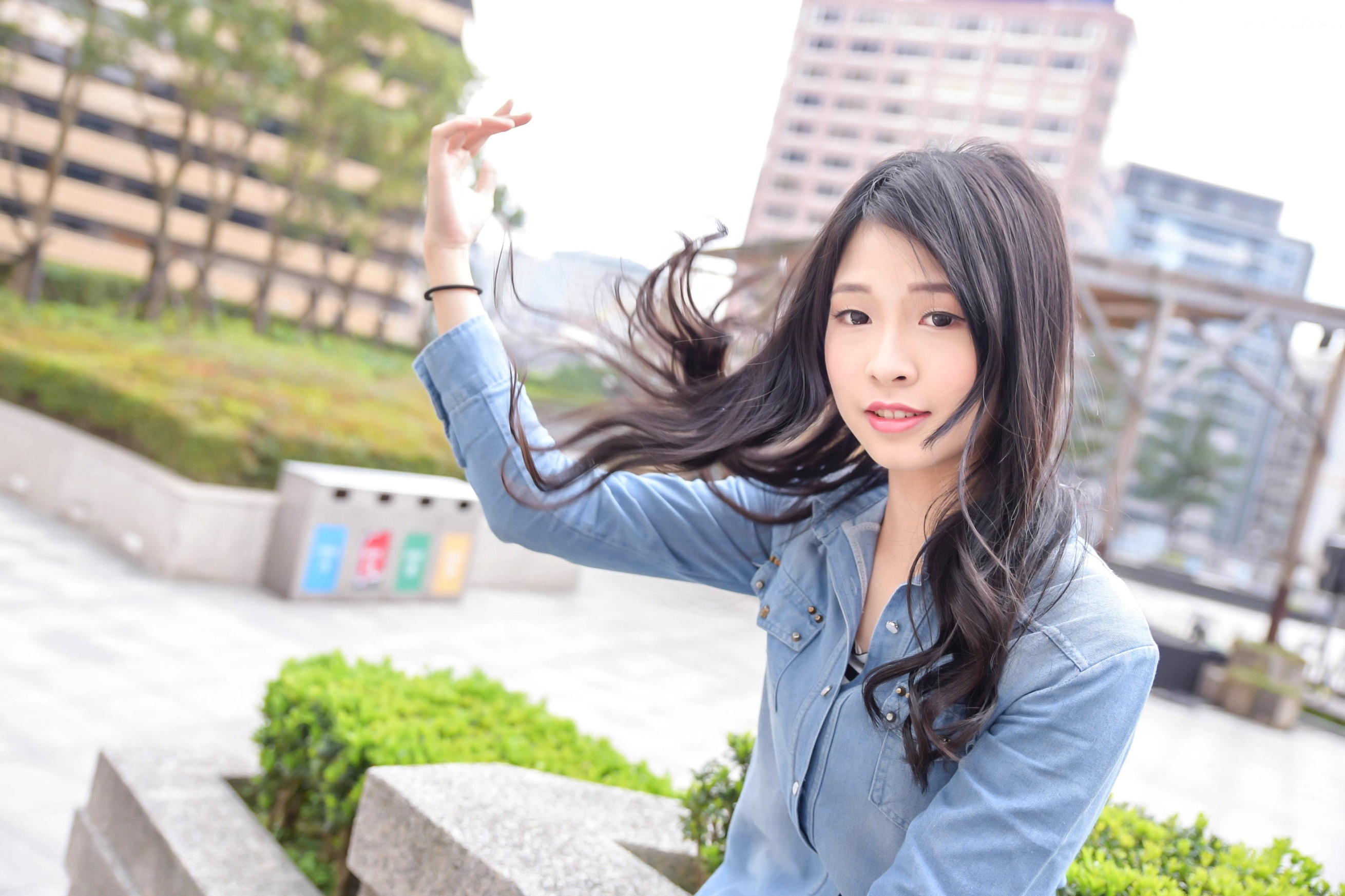 Gallery - 台湾正妹小枫《信义区外拍》街拍写真集：牛仔外套搭配露脐装，黑丝美腿展现都市诱惑风格台湾街拍美腿丝袜性感 女神私房照_秀色女神 - image 14