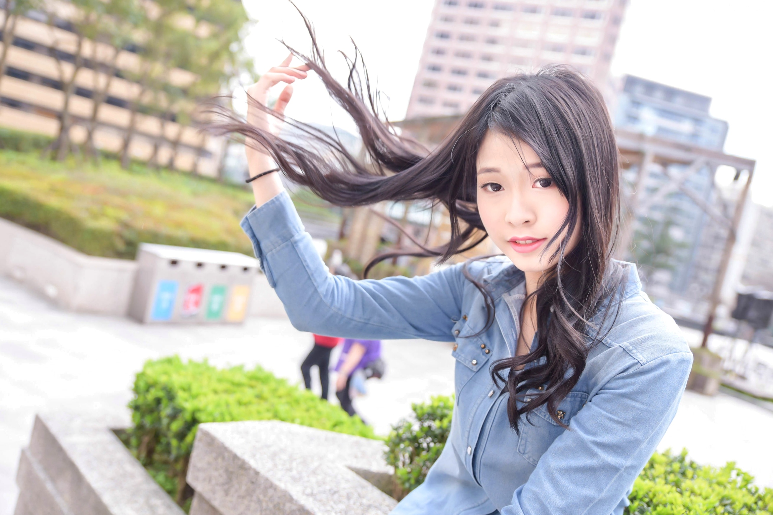 Gallery - 台湾正妹小枫《信义区外拍》街拍写真集：牛仔外套搭配露脐装，黑丝美腿展现都市诱惑风格台湾街拍美腿丝袜性感 女神私房照_秀色女神 - image 15