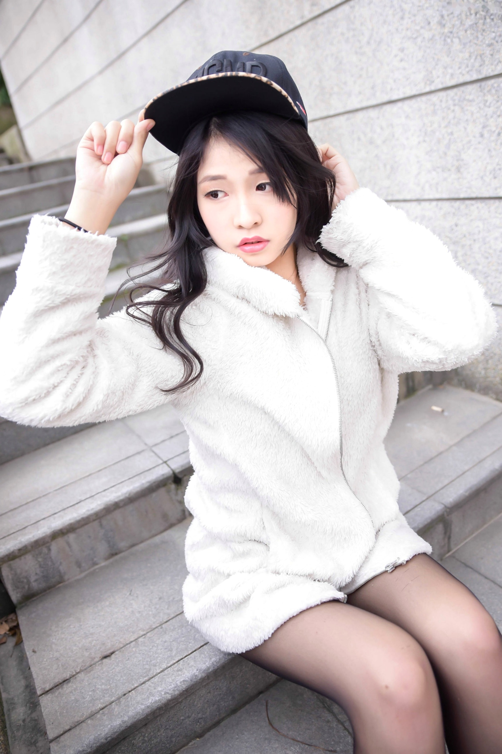 Gallery - 台湾正妹小枫《信义区外拍》街拍写真集：牛仔外套搭配露脐装，黑丝美腿展现都市诱惑风格台湾街拍美腿丝袜性感 女神私房照_秀色女神 - image 53