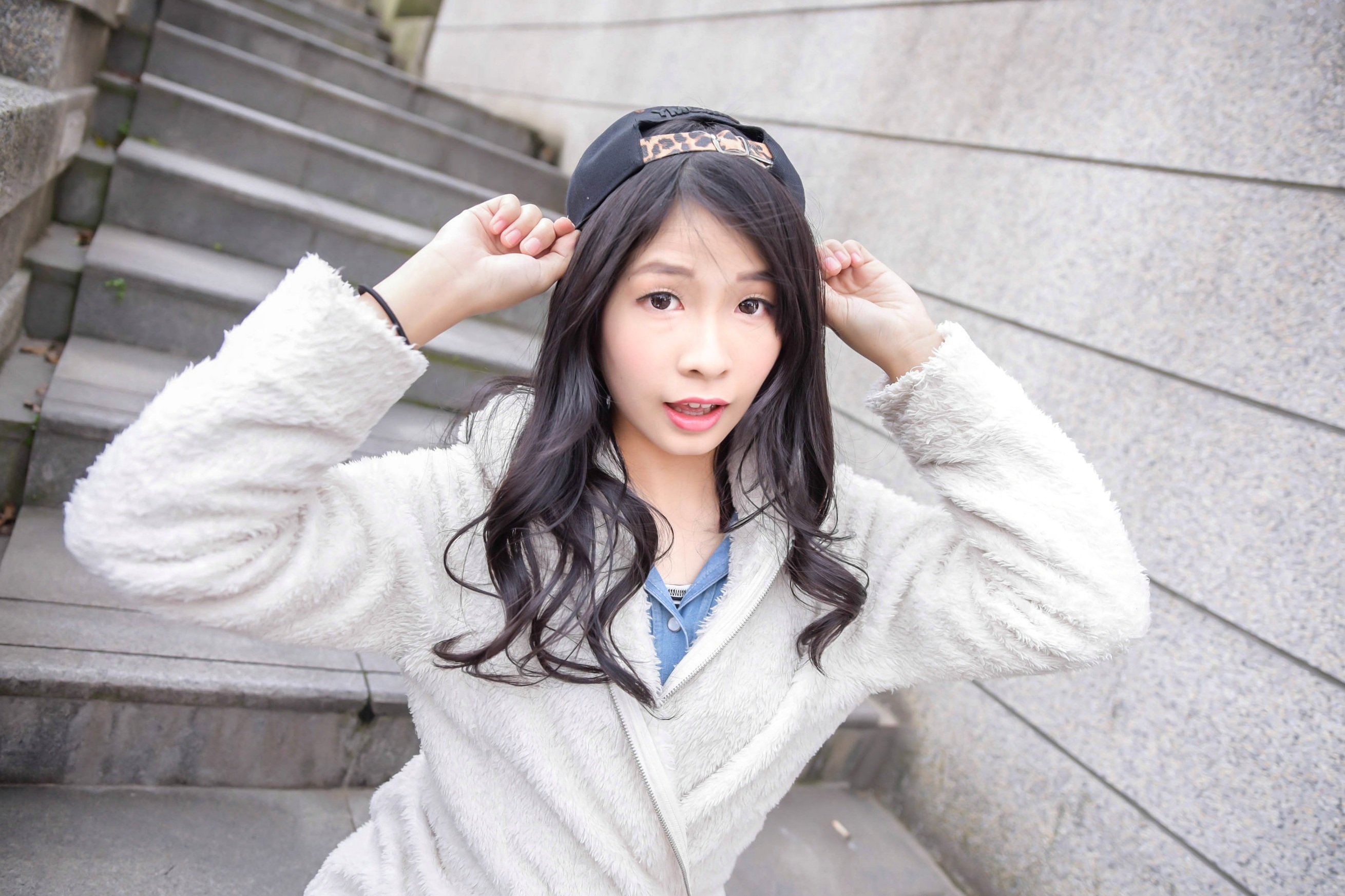 Gallery - 台湾正妹小枫《信义区外拍》街拍写真集：牛仔外套搭配露脐装，黑丝美腿展现都市诱惑风格台湾街拍美腿丝袜性感 女神私房照_秀色女神 - image 55