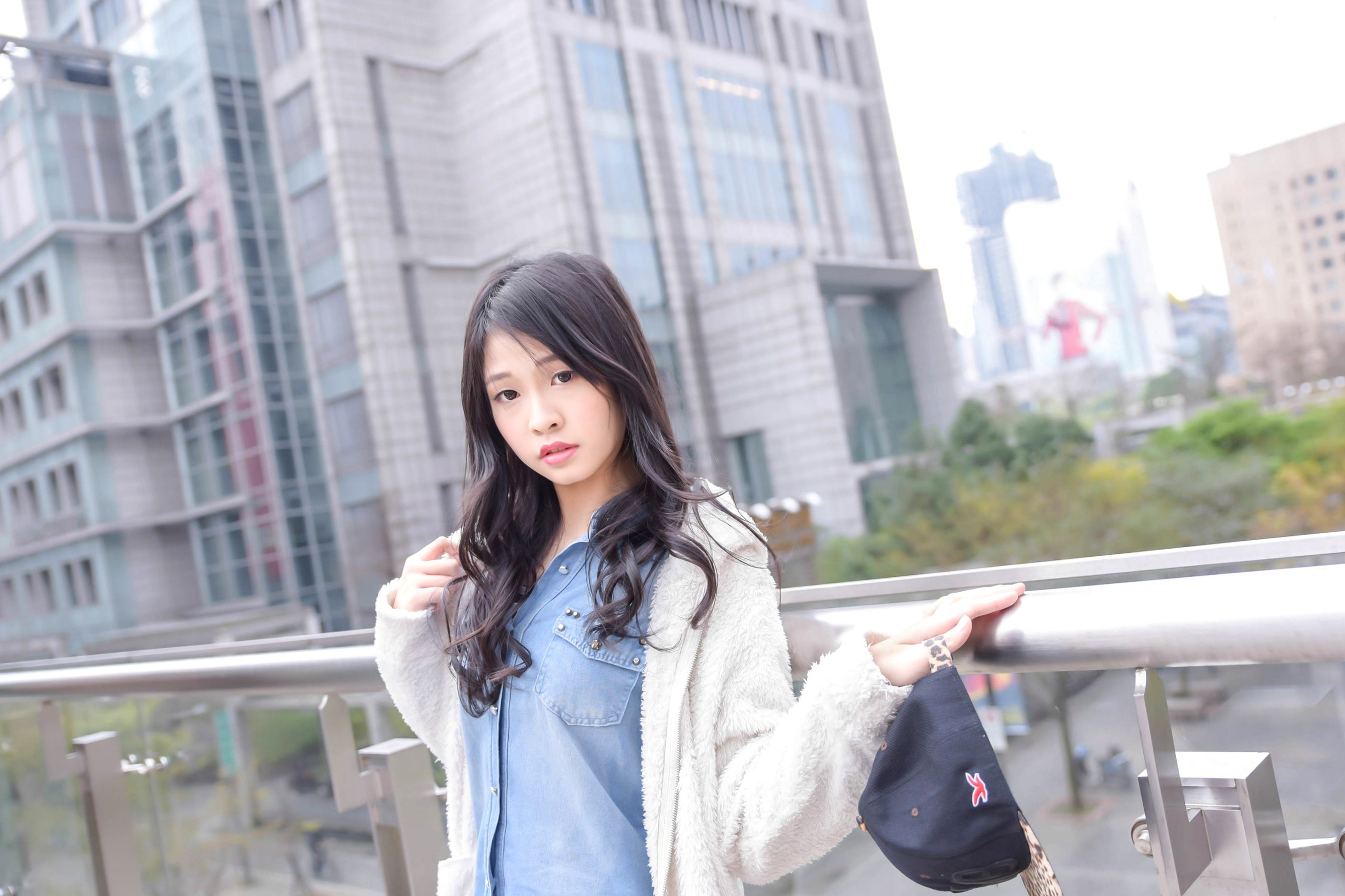 Gallery - 台湾正妹小枫《信义区外拍》街拍写真集：牛仔外套搭配露脐装，黑丝美腿展现都市诱惑风格台湾街拍美腿丝袜性感 女神私房照_秀色女神 - image 83