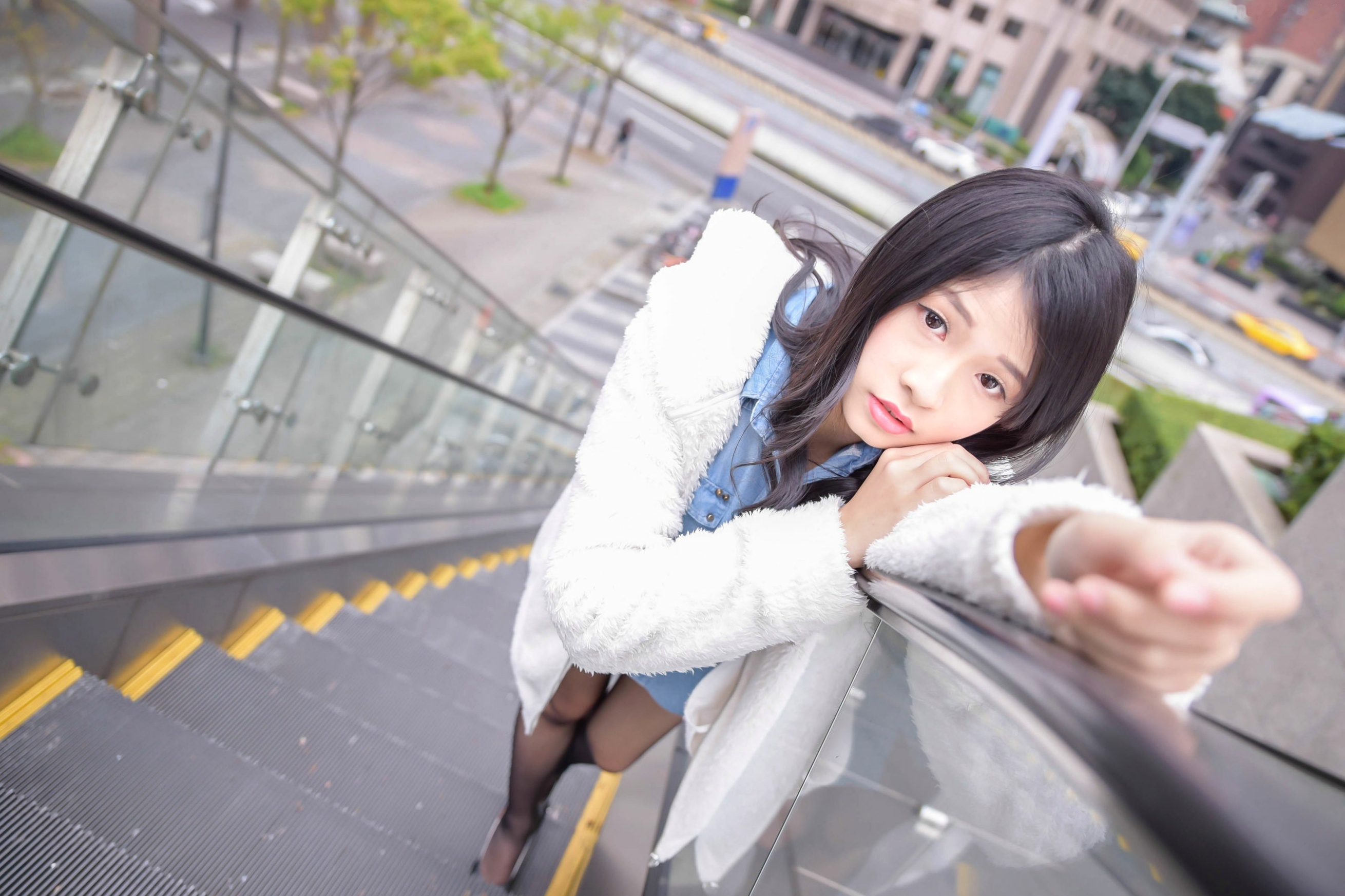Gallery - 台湾正妹小枫《信义区外拍》街拍写真集：牛仔外套搭配露脐装，黑丝美腿展现都市诱惑风格台湾街拍美腿丝袜性感 女神私房照_秀色女神 - image 88
