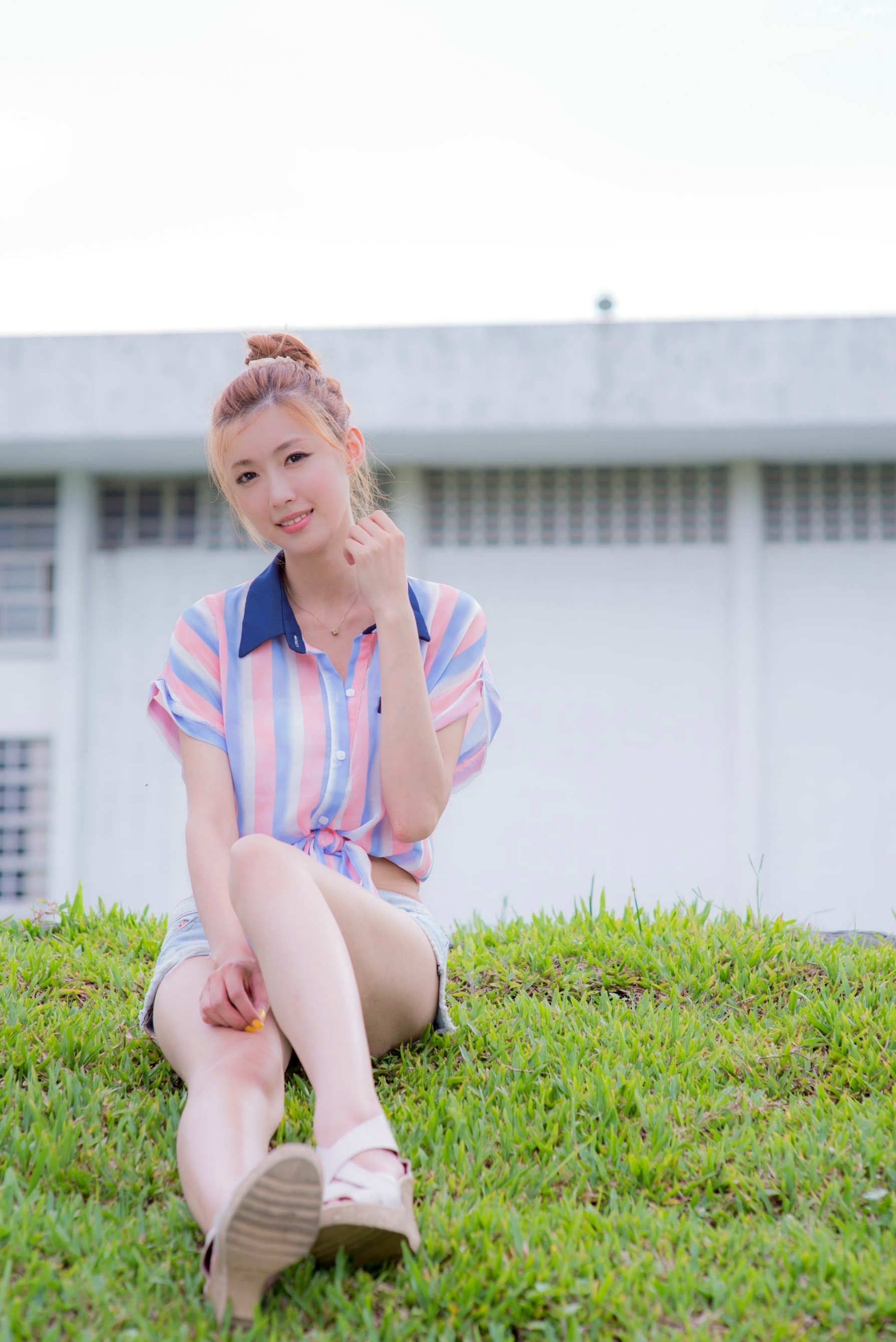 Gallery - 台湾正妹Kila晶晶廖挺伶：清新条纹露脐装搭配热裤街拍，治愈系甜美少女户外写真集台湾街拍清新气质治愈系 女神私房照_秀色女神 - image 8