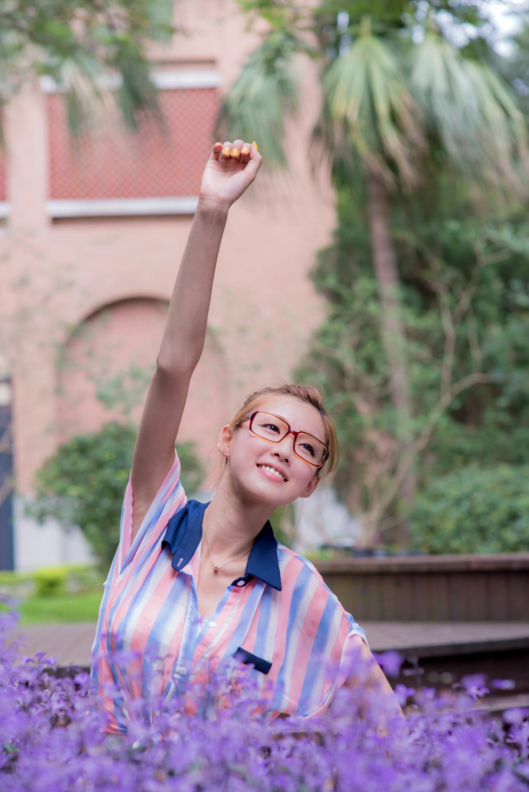 Gallery - 台湾正妹Kila晶晶廖挺伶：清新条纹露脐装搭配热裤街拍，治愈系甜美少女户外写真集台湾街拍清新气质治愈系 女神私房照_秀色女神 - image 15