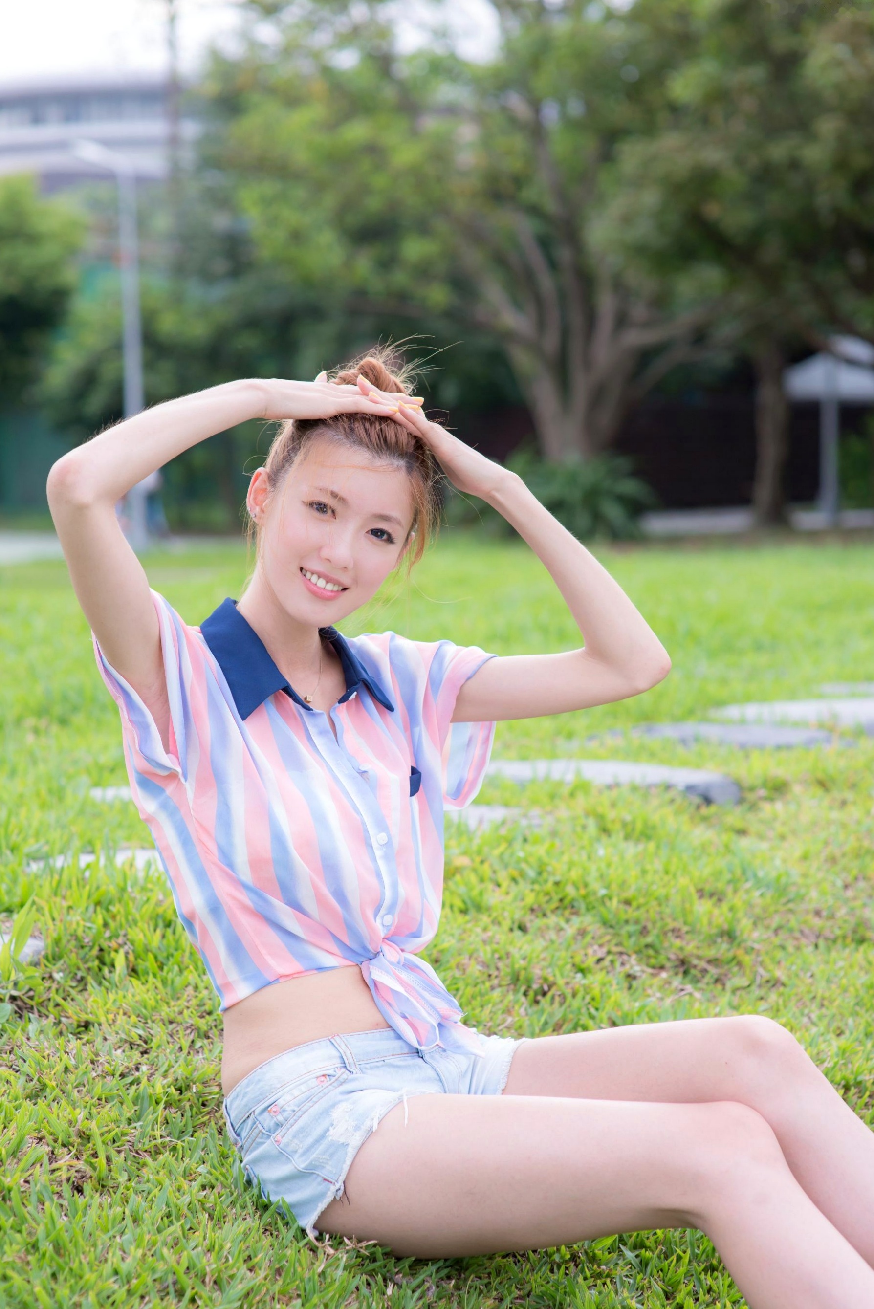 Gallery - 台湾正妹Kila晶晶廖挺伶：清新条纹露脐装搭配热裤街拍，治愈系甜美少女户外写真集台湾街拍清新气质治愈系 女神私房照_秀色女神 - image 31
