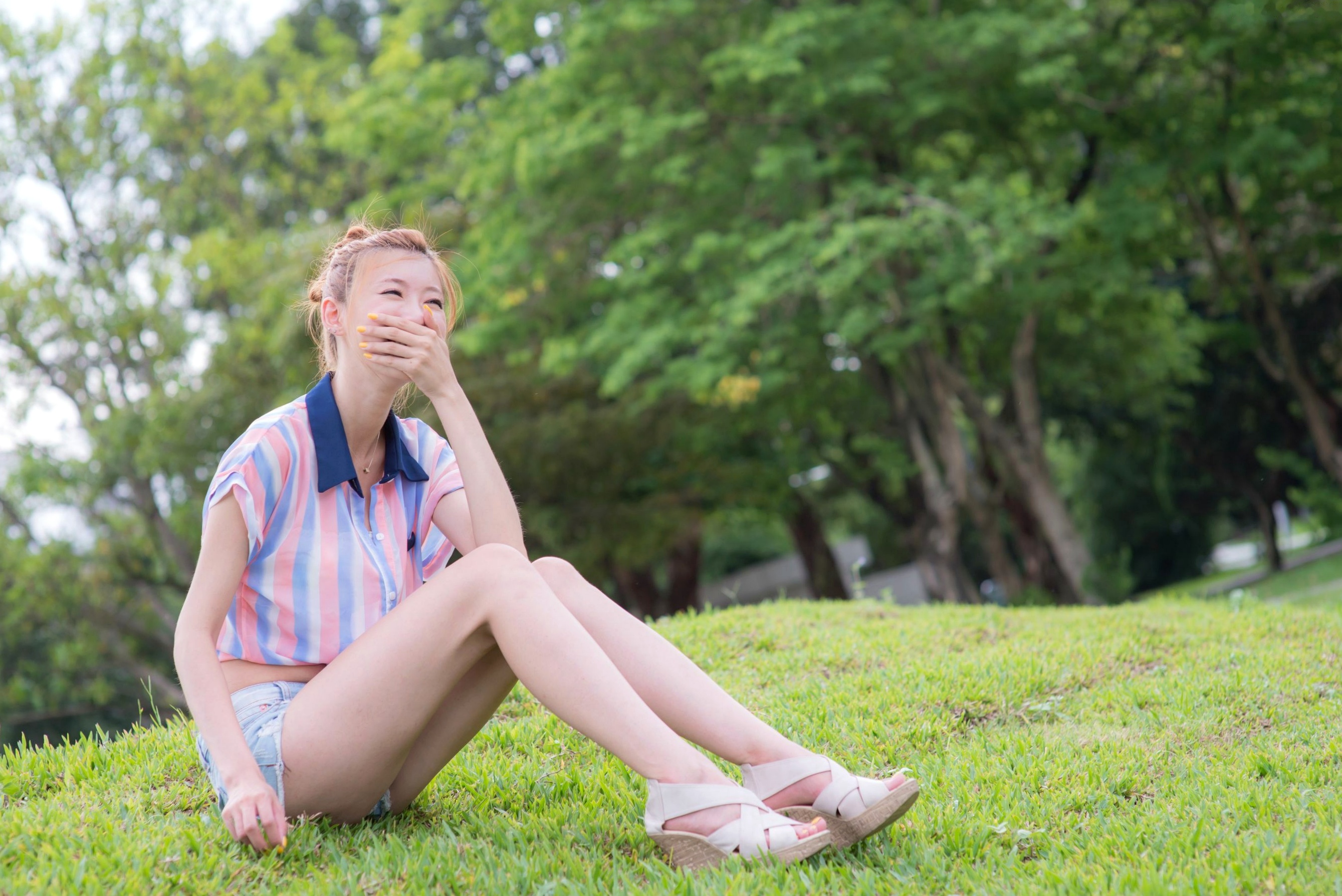 Gallery - 台湾正妹Kila晶晶廖挺伶：清新条纹露脐装搭配热裤街拍，治愈系甜美少女户外写真集台湾街拍清新气质治愈系 女神私房照_秀色女神 - image 38