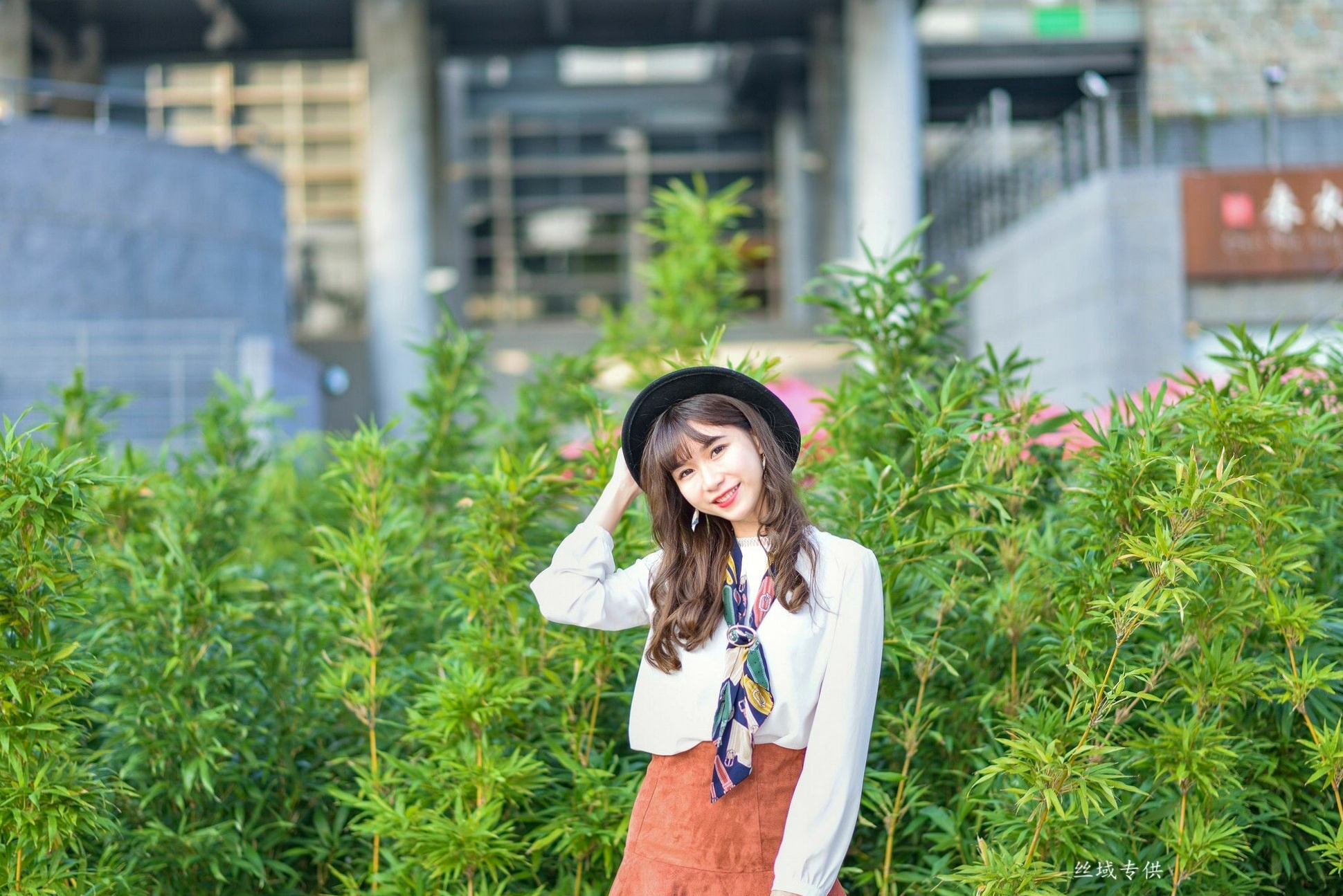Gallery - 台湾正妹题题《国美馆.时装》街拍写真集，清新时尚穿搭，俏皮甜美气质女神户外生活随拍台湾街拍清新气质女神 女神私房照_秀色女神 - image 1