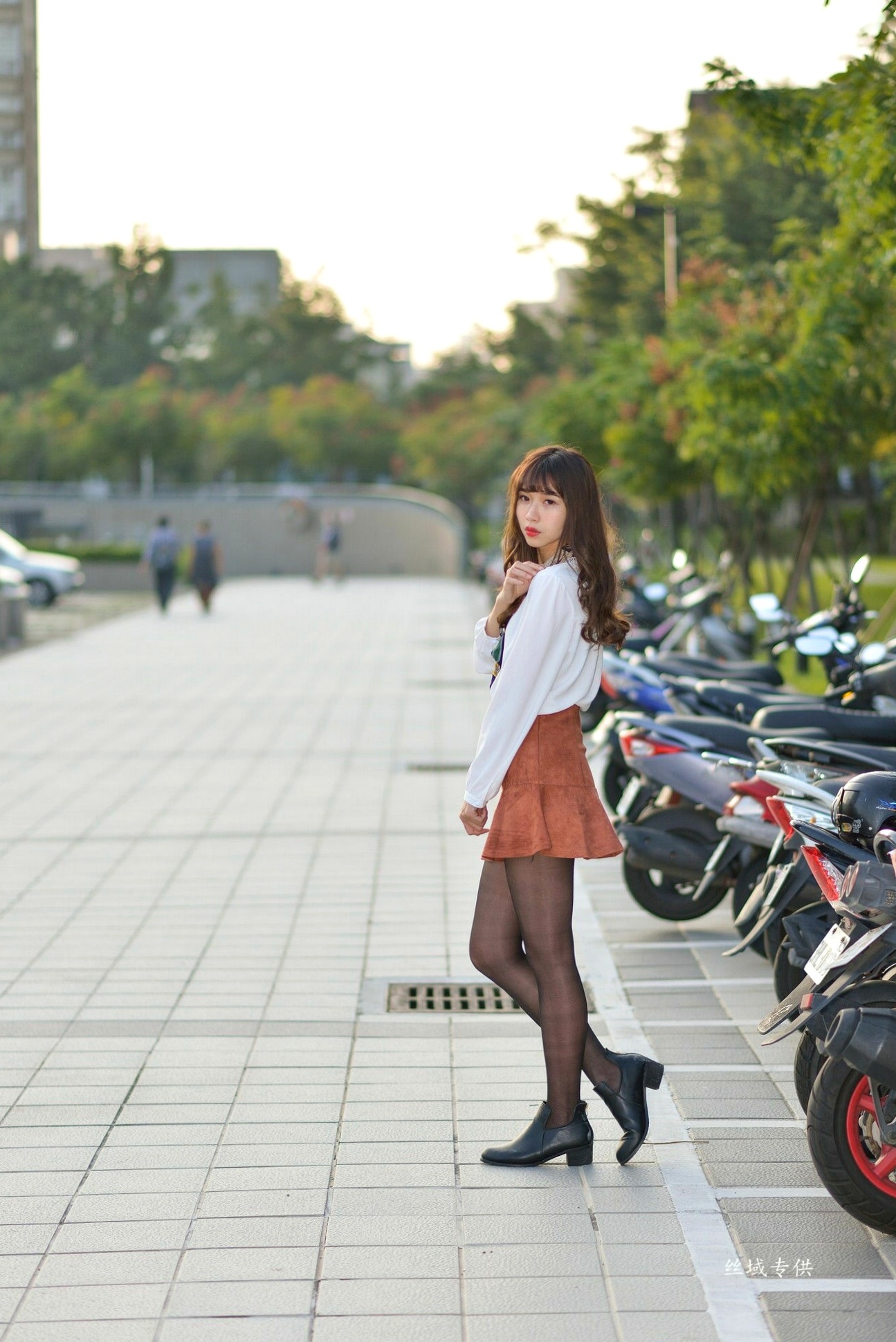 Gallery - 台湾正妹题题《国美馆.时装》街拍写真集，清新时尚穿搭，俏皮甜美气质女神户外生活随拍台湾街拍清新气质女神 女神私房照_秀色女神 - image 115