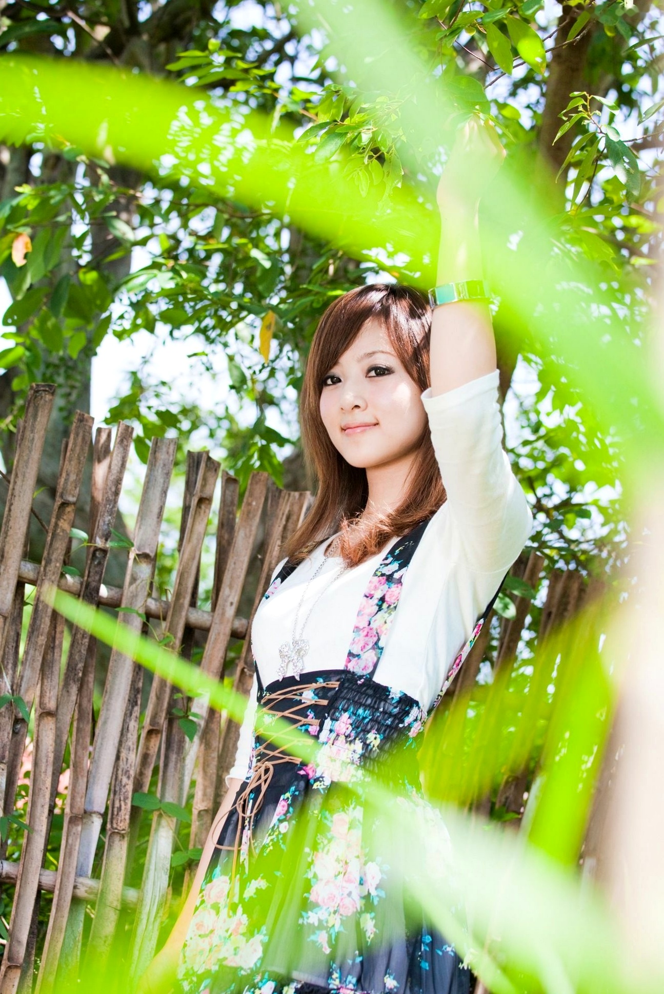 Gallery - 台湾正妹_张凯洁/Mikako《中興新村外拍》写真集，清新户外少女风，甜美可人，简约穿搭尽显修长美腿台湾户外清新治愈系美腿 女神私房照_秀色女神 - image 19