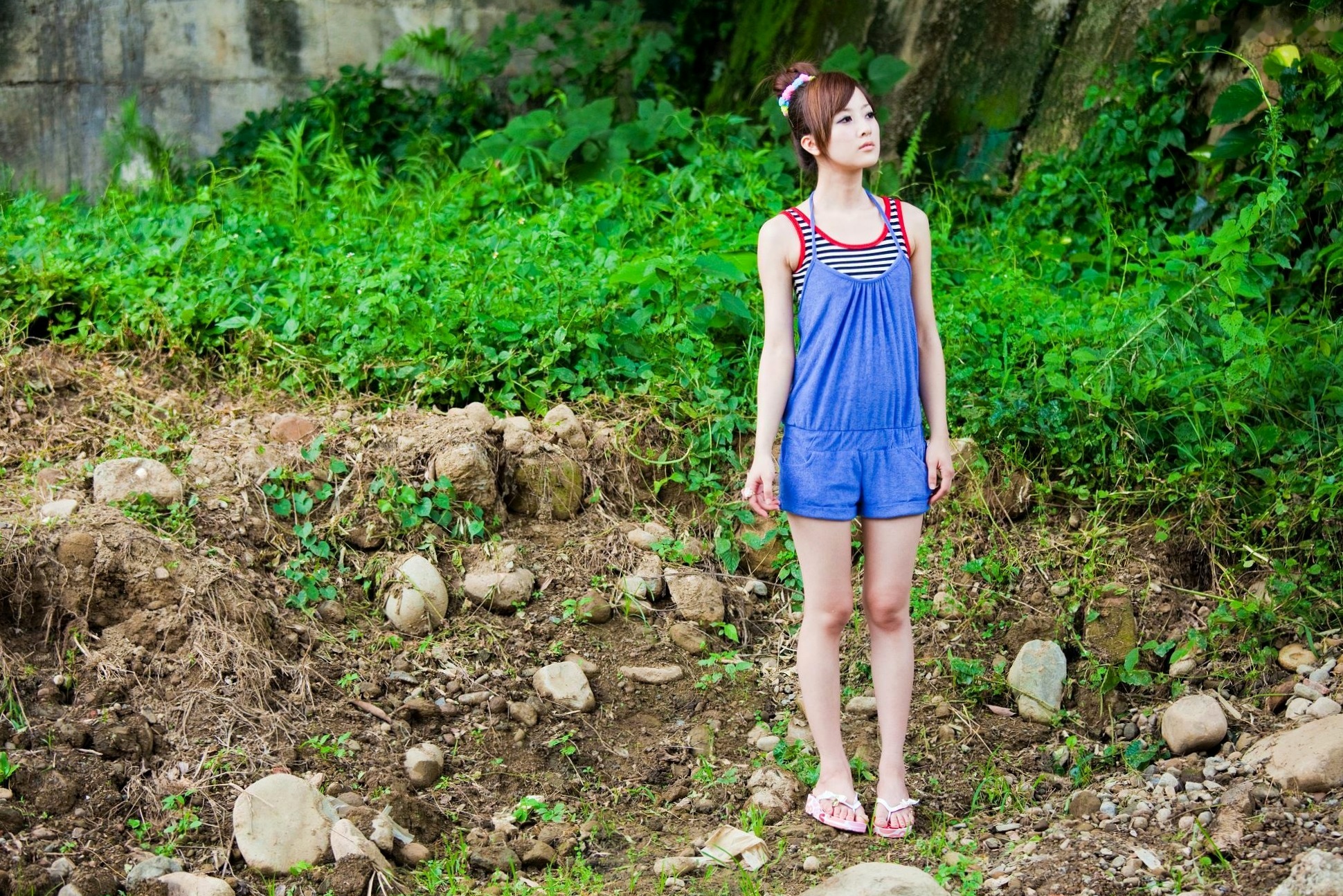 Gallery - 台湾正妹_张凯洁/Mikako《中興新村外拍》写真集，清新户外少女风，甜美可人，简约穿搭尽显修长美腿台湾户外清新治愈系美腿 女神私房照_秀色女神 - image 95