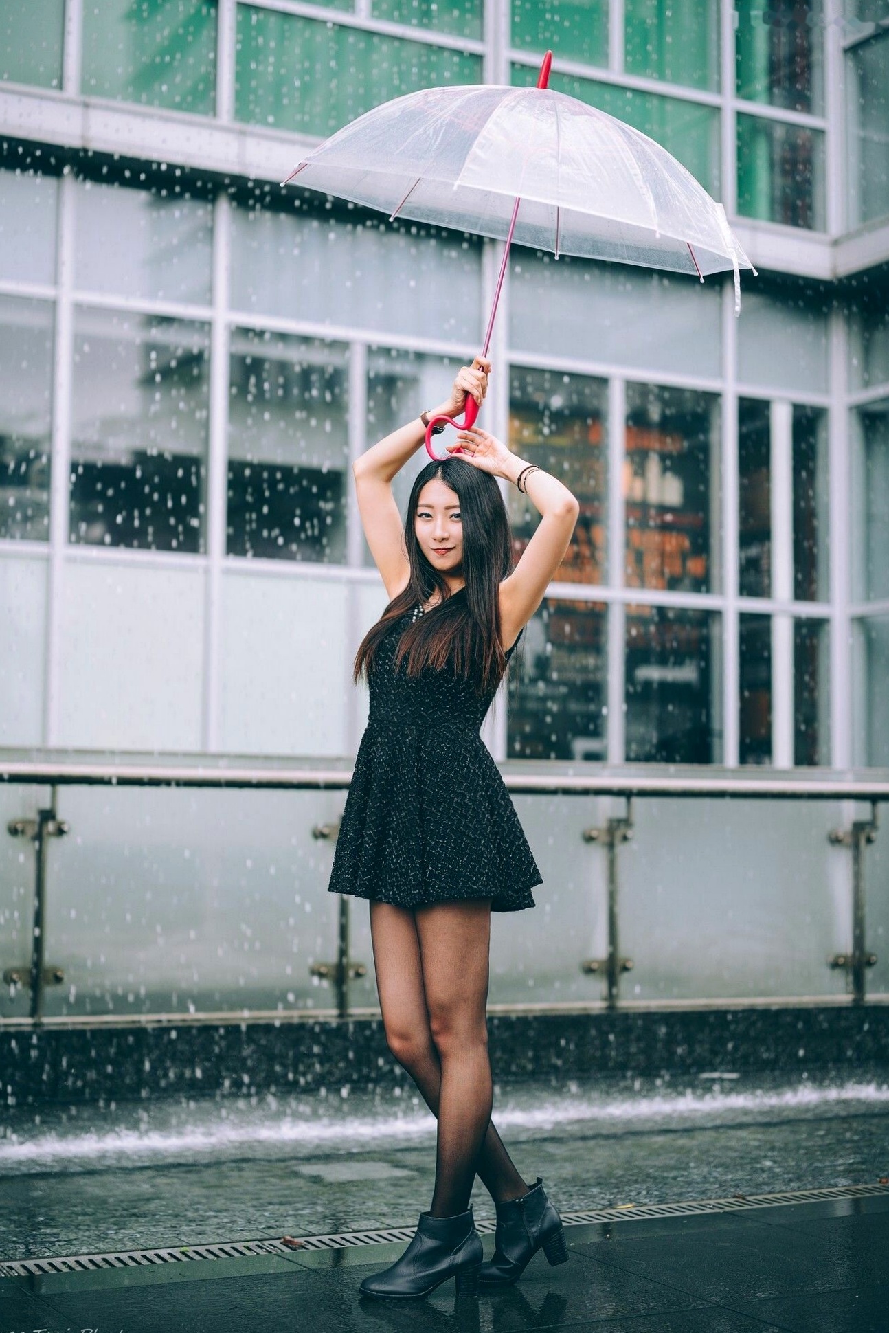 台湾模特Joan小葵清新居家私房与信义街拍写真，展现长腿迷人气质美感 [48P]