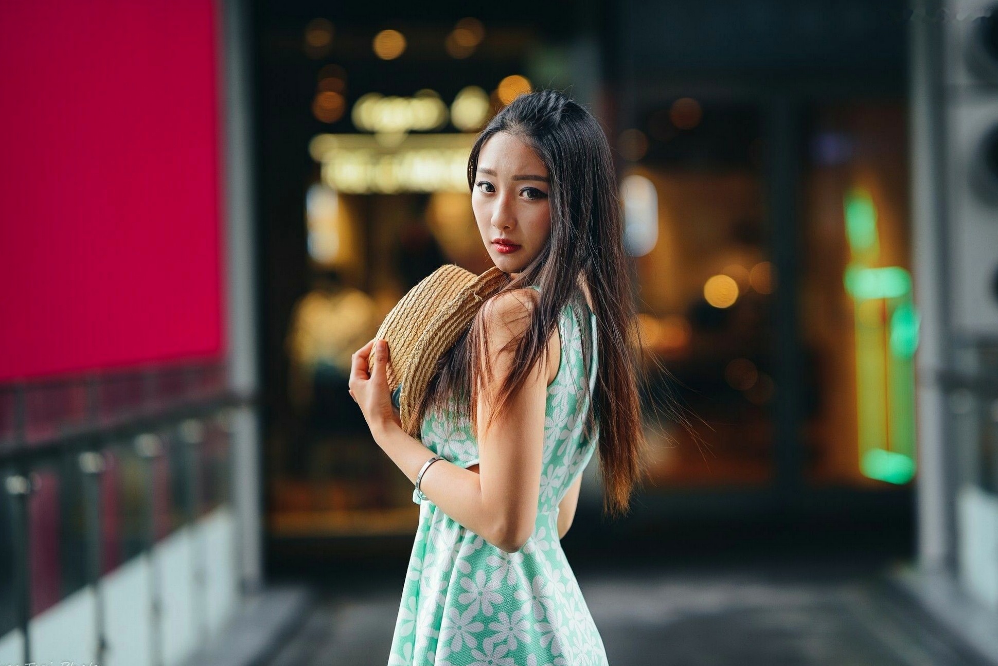 台湾模特Joan小葵清新居家私房与信义街拍写真，展现长腿迷人气质美感 [48P]