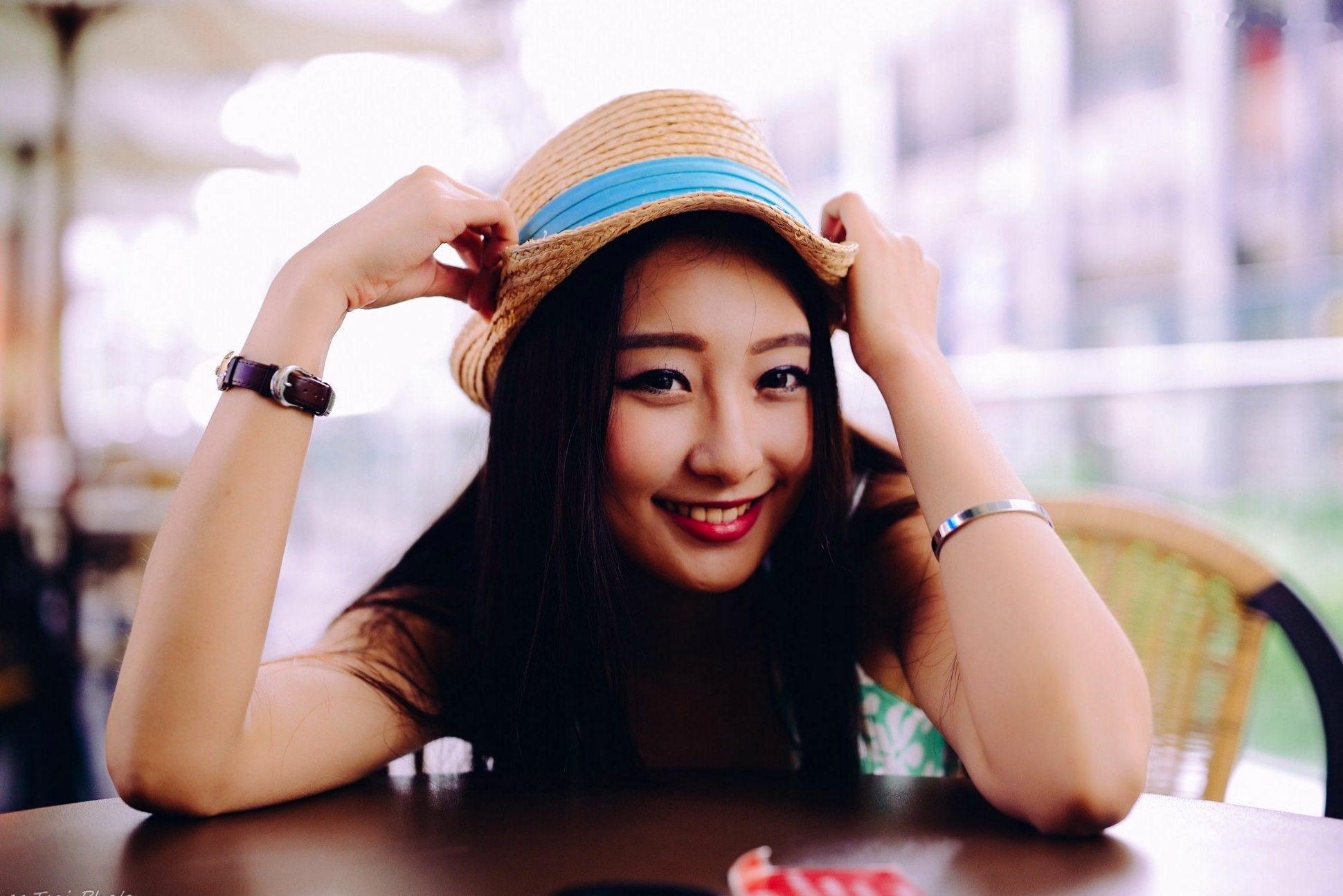 台湾模特Joan小葵清新居家私房与信义街拍写真，展现长腿迷人气质美感 [48P]