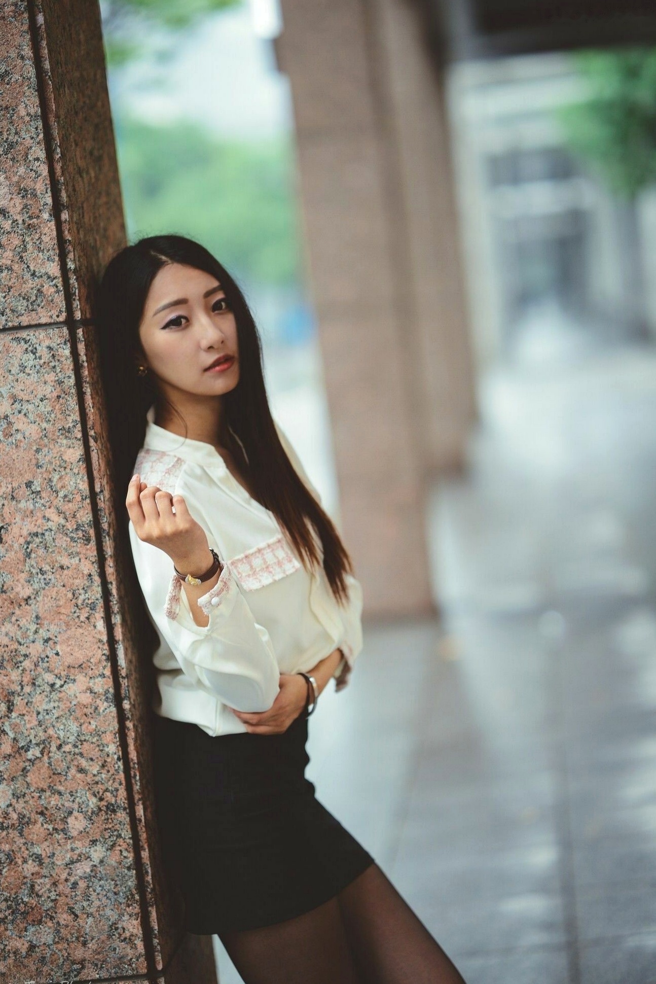 台湾模特Joan小葵清新居家私房与信义街拍写真，展现长腿迷人气质美感 [48P]